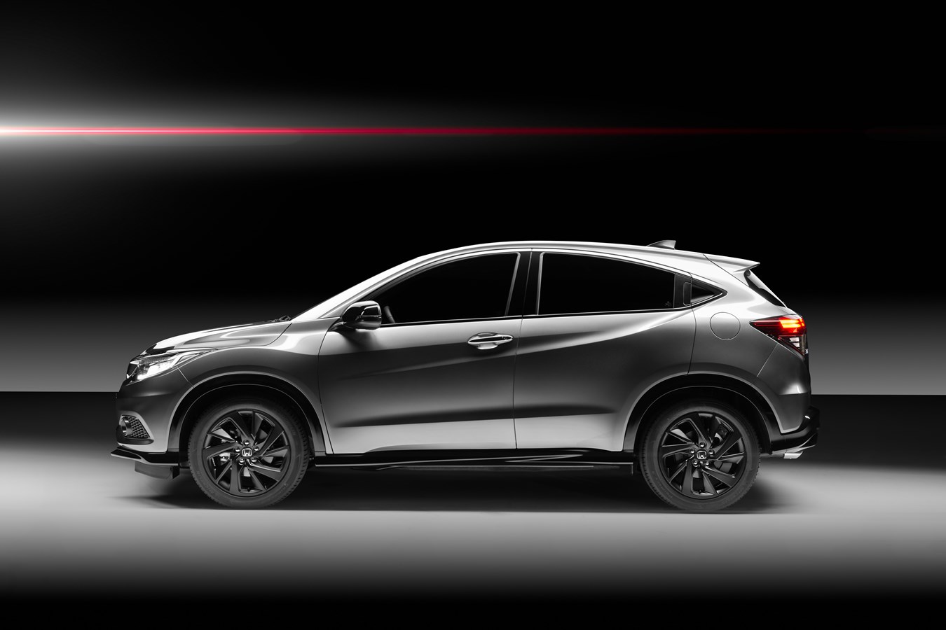 Side view of the HR-V 1.5 Sport
