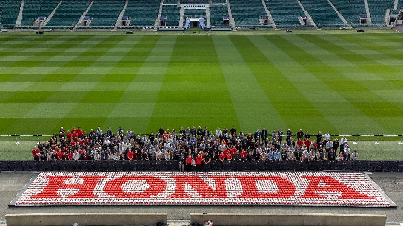 /images/news/2022-04-29-honda-uk-sets-guiness-record-for-largest-rugby-ball-mosaic-0.jpg