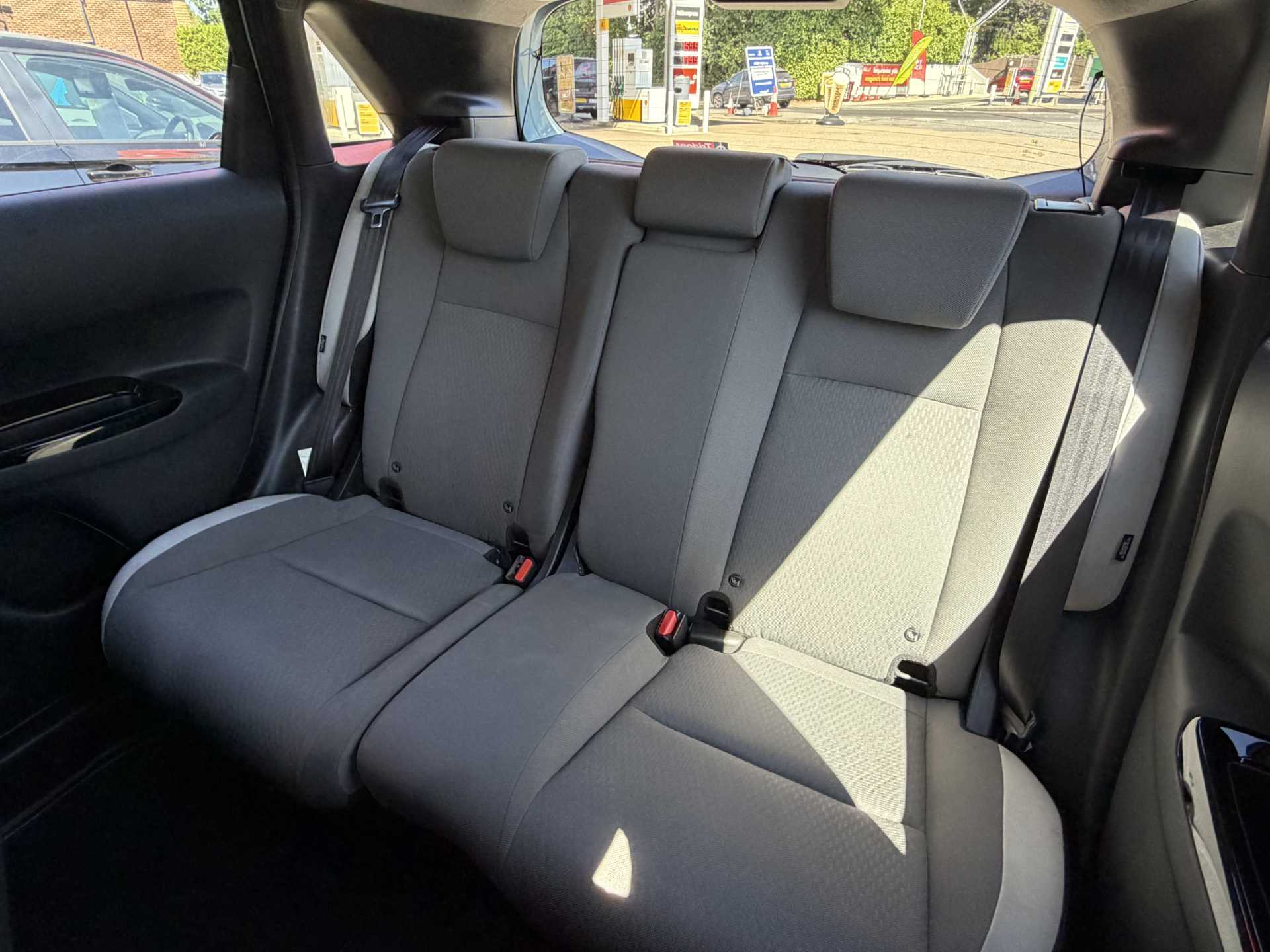Honda Jazz 1.5 i-MMD Hybrid Crosstar EX 5dr eCVT - Image 8