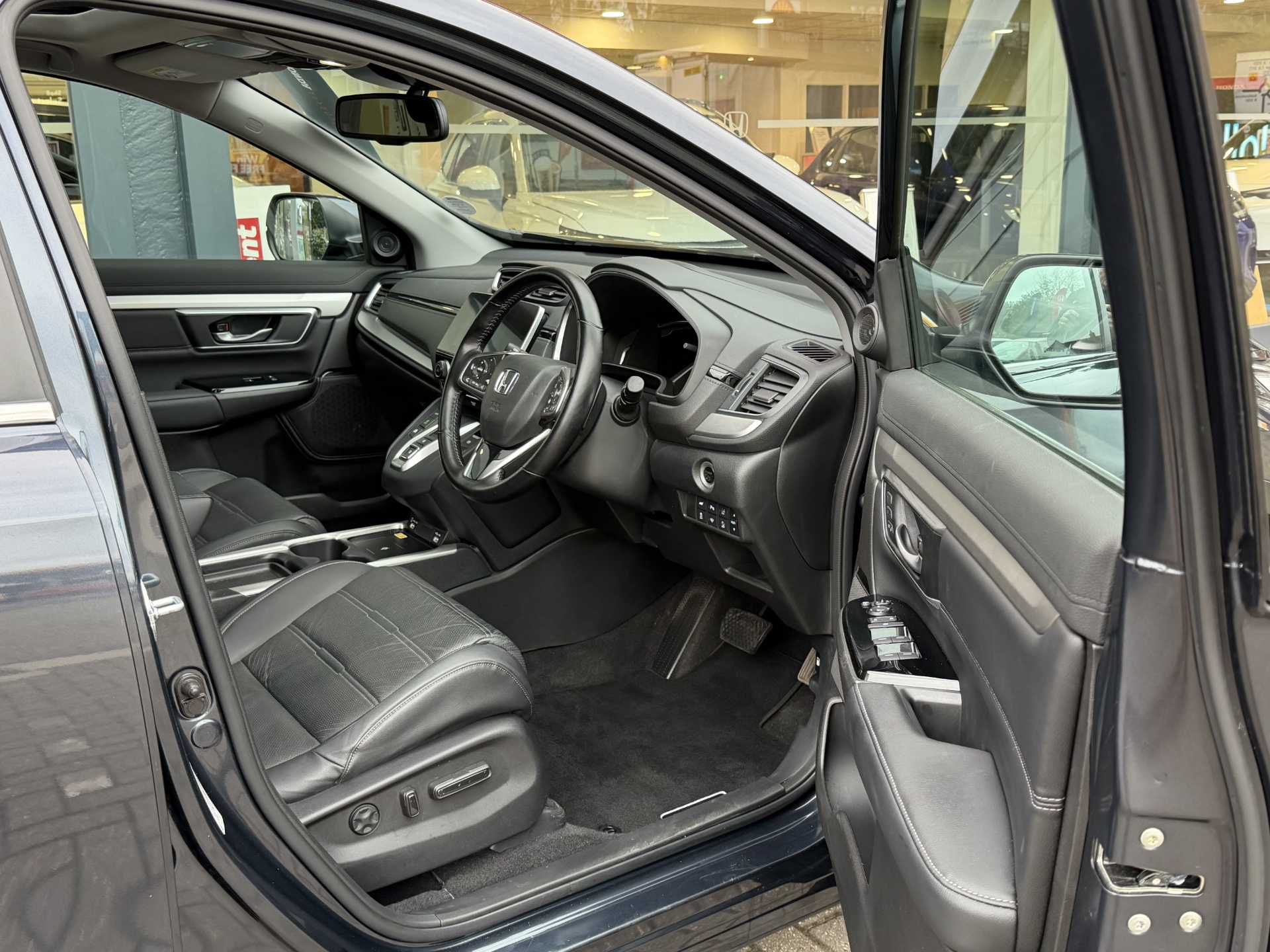 Honda CR-V 2.0 i-MMD Hybrid EX 5dr eCVT - Image 15