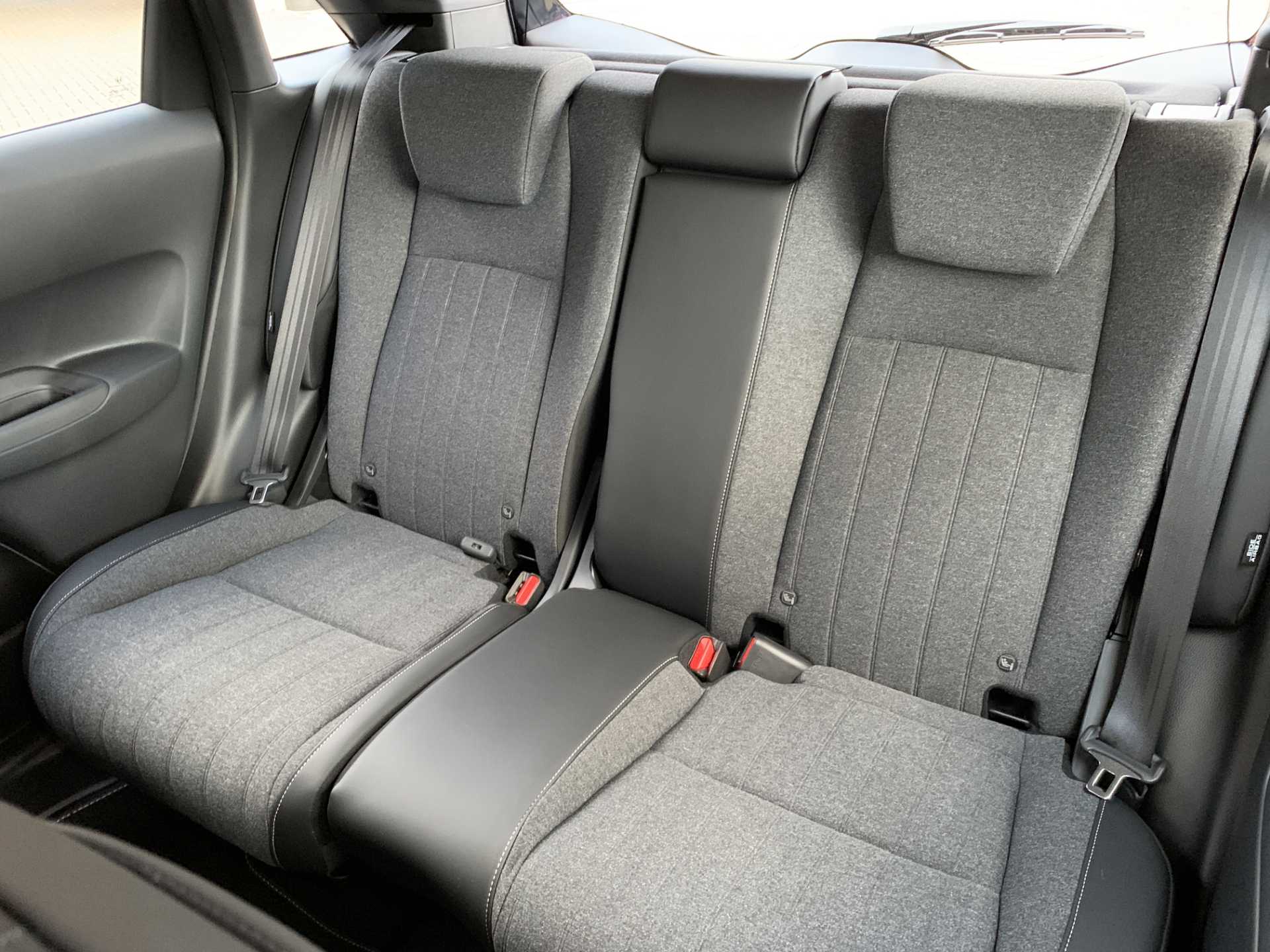 Honda Jazz 1.5 i-MMD Hybrid Advance 5dr eCVT - Image 8