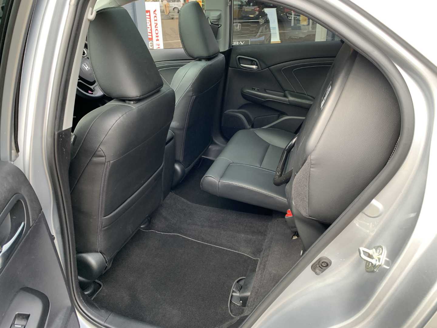 Honda CIVIC 1.8 i-VTEC SR 5dr Auto [DASP] - Image 19