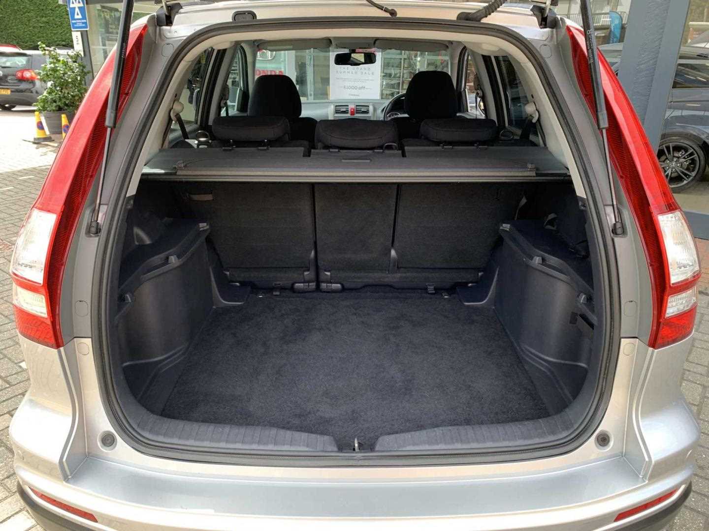 Honda CR-V 2.0 i-VTEC SE+ 5dr Auto - Image 13