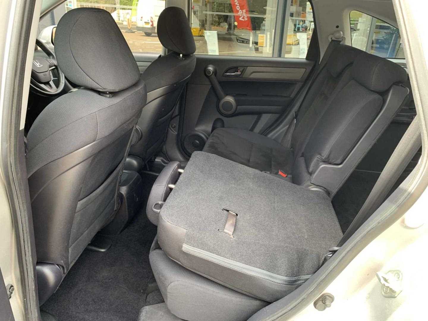 Honda CR-V 2.0 i-VTEC SE+ 5dr Auto - Image 18