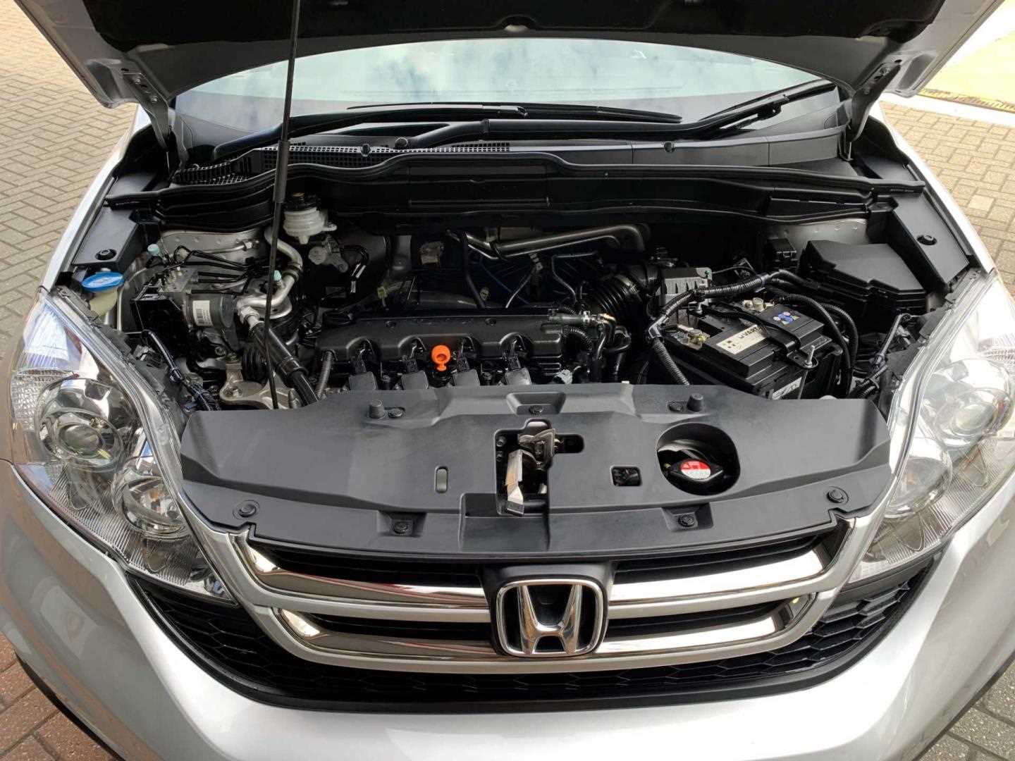 Honda CR-V 2.0 i-VTEC SE+ 5dr Auto - Image 20