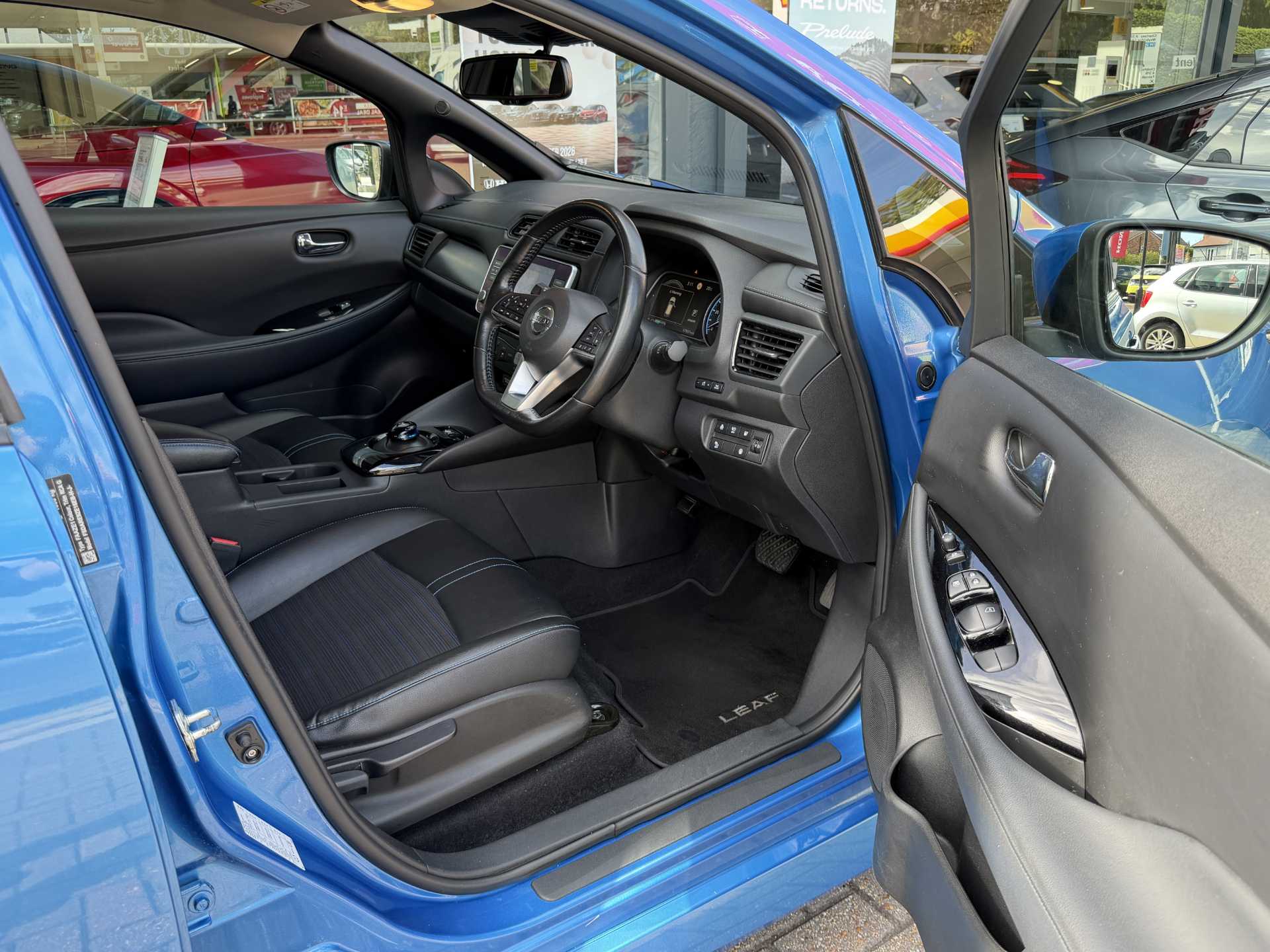 Nissan LEAF 110kW N-Connecta 40kWh 5dr Auto — image 15