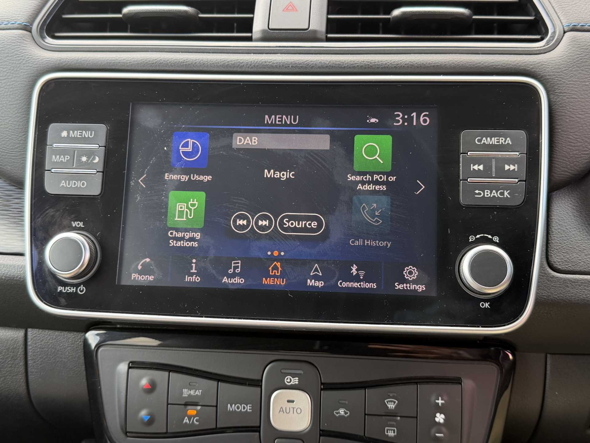 Nissan LEAF 110kW N-Connecta 40kWh 5dr Auto — image 16