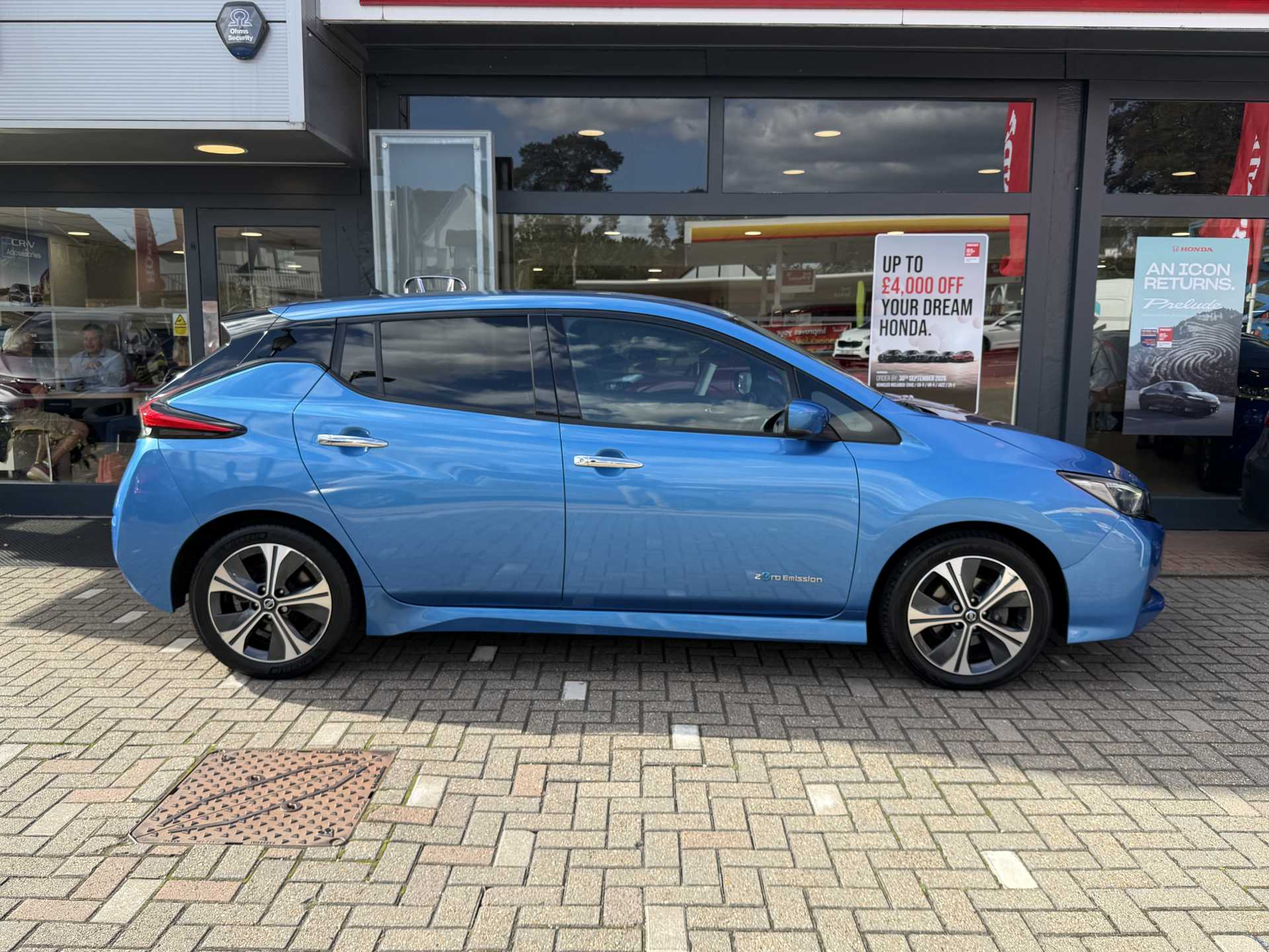 Nissan LEAF 110kW N-Connecta 40kWh 5dr Auto — image 5