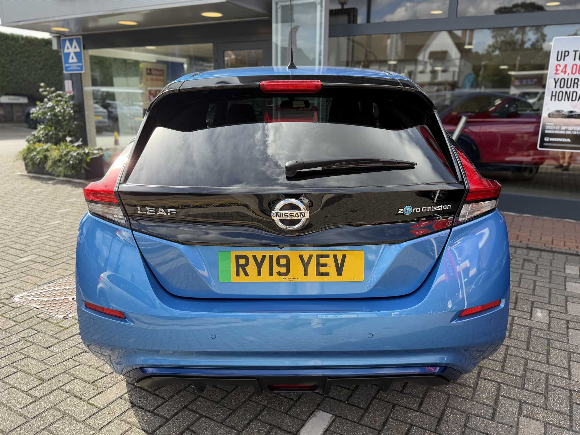 Nissan LEAF 110kW N-Connecta 40kWh 5dr Auto — image 7