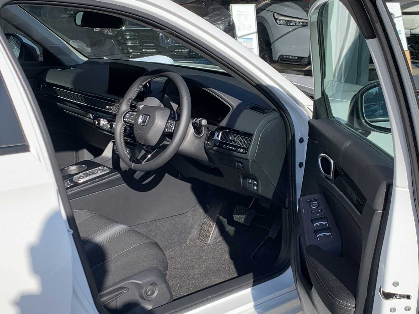 Honda Civic 2.0 eHEV Elegance 5dr CVT - Image 15