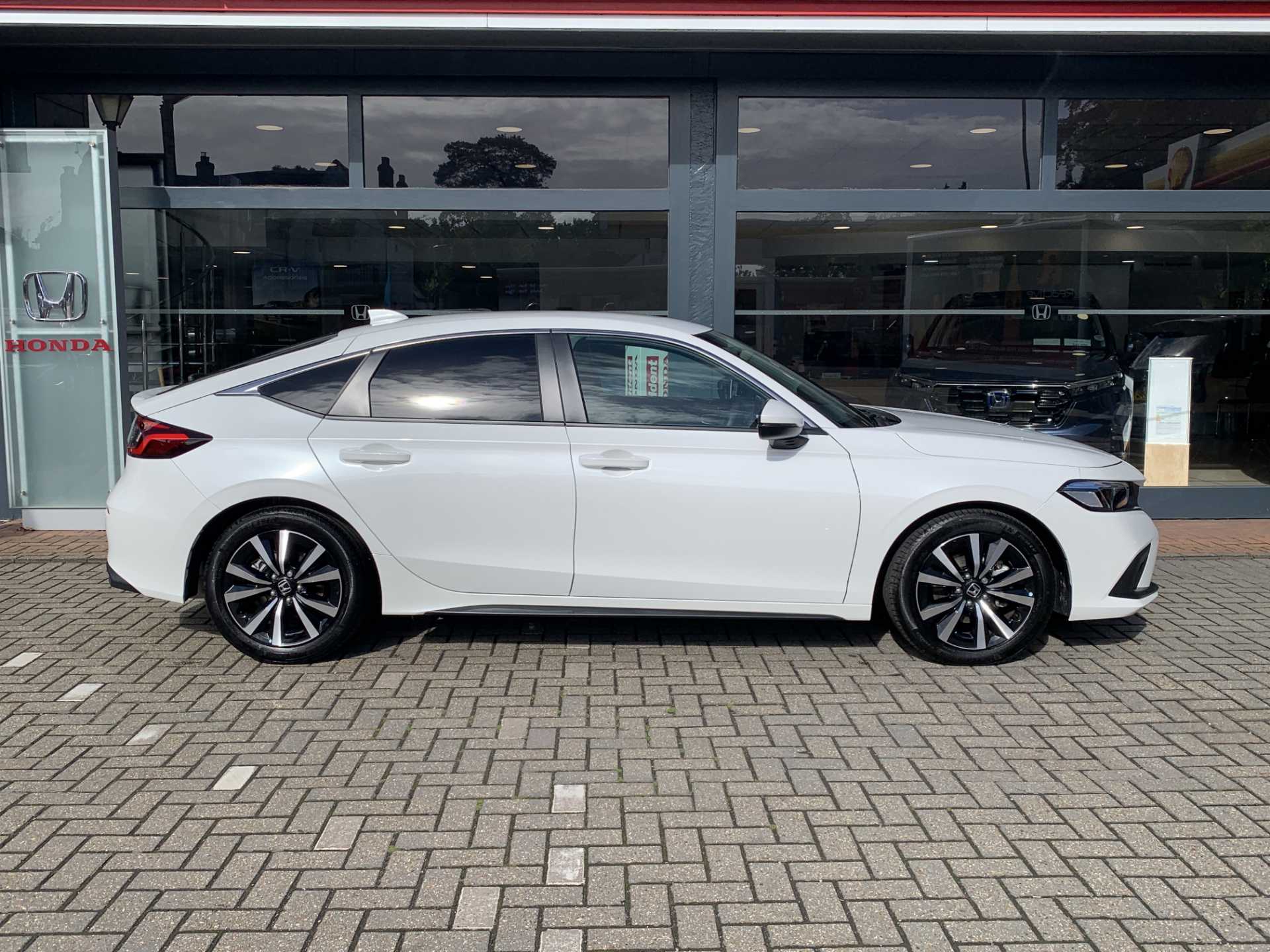 Honda Civic 2.0 eHEV Elegance 5dr CVT - Image 5