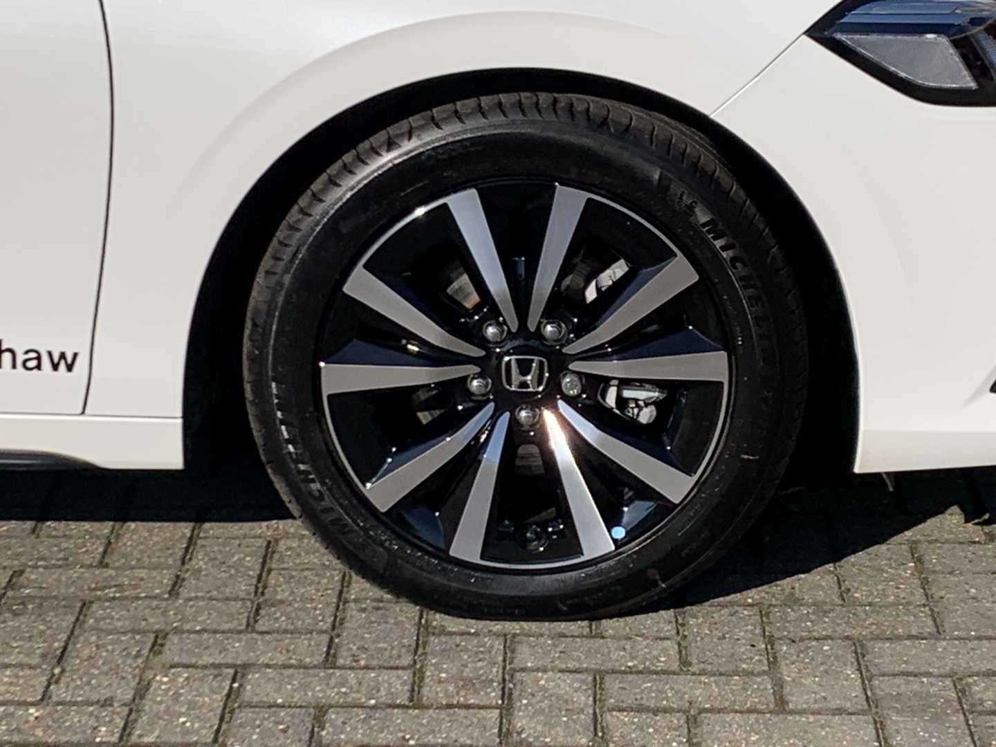 Honda Civic 2.0 eHEV Elegance 5dr CVT - Image 9