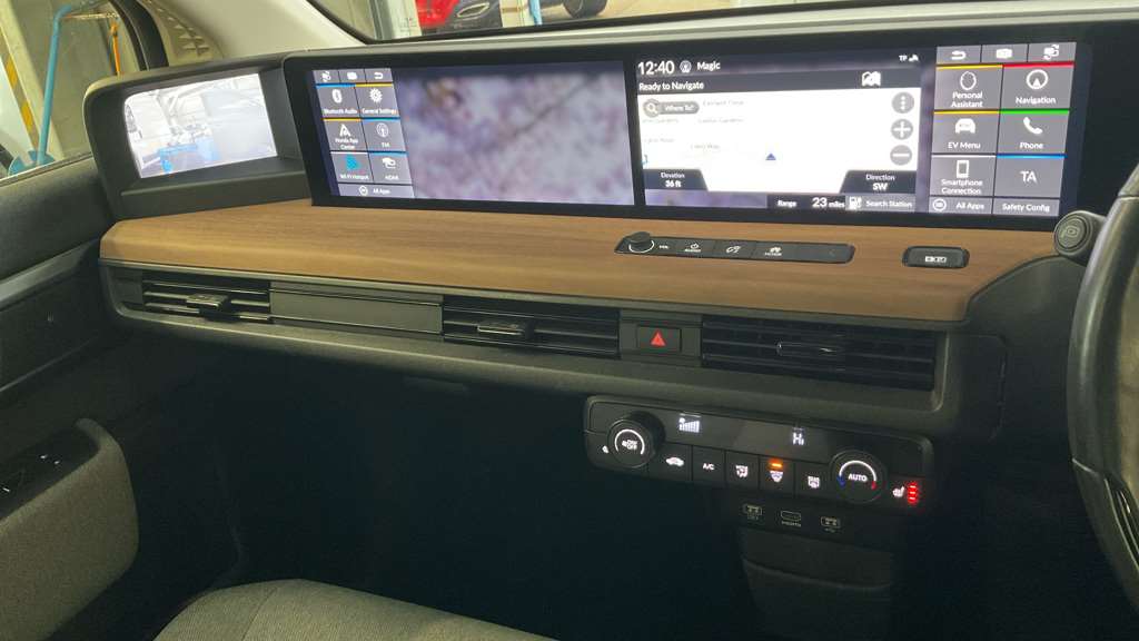 Honda e 113kW Advance 36kWh 5dr Auto - Image 4