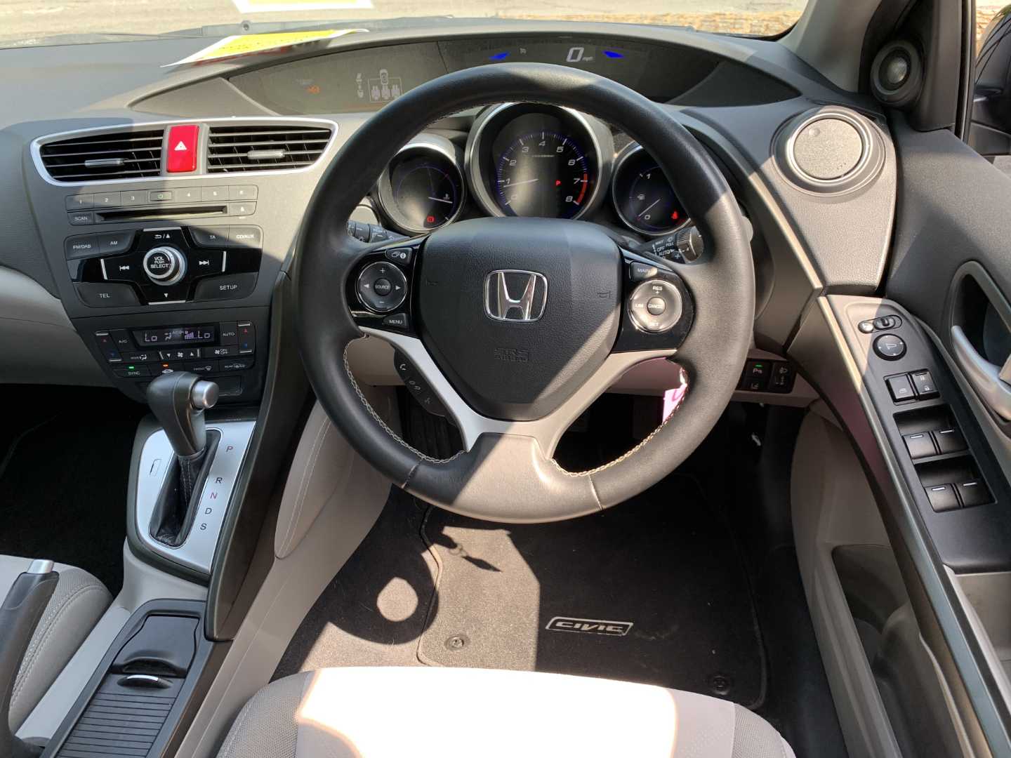 Honda CIVIC Tourer 1.8 i-VTEC SE Plus 5dr Auto (DASP) - Image 16