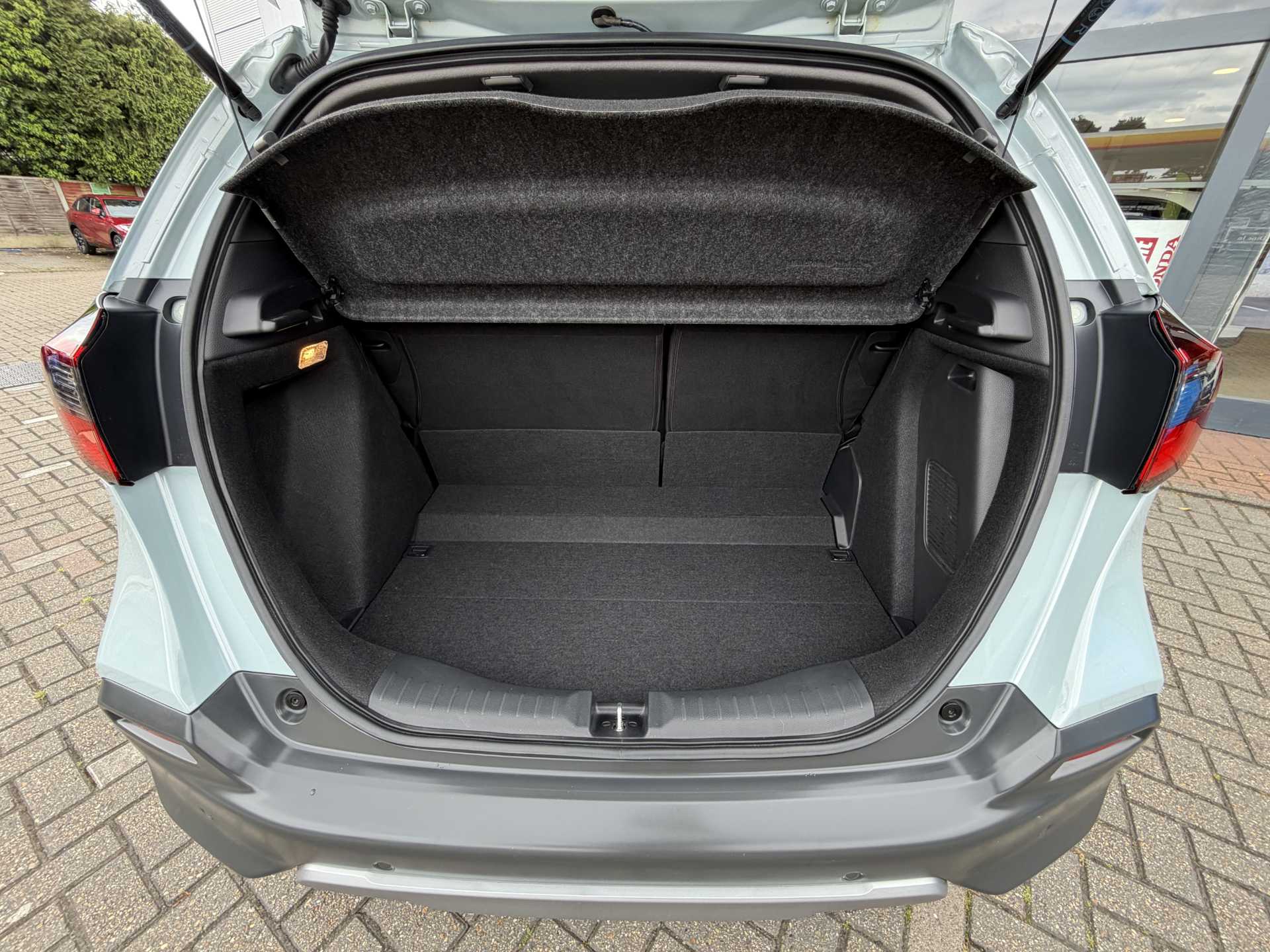 Honda Jazz 1.5 i-MMD Hybrid Crosstar Advance 5dr eCVT - Image 13