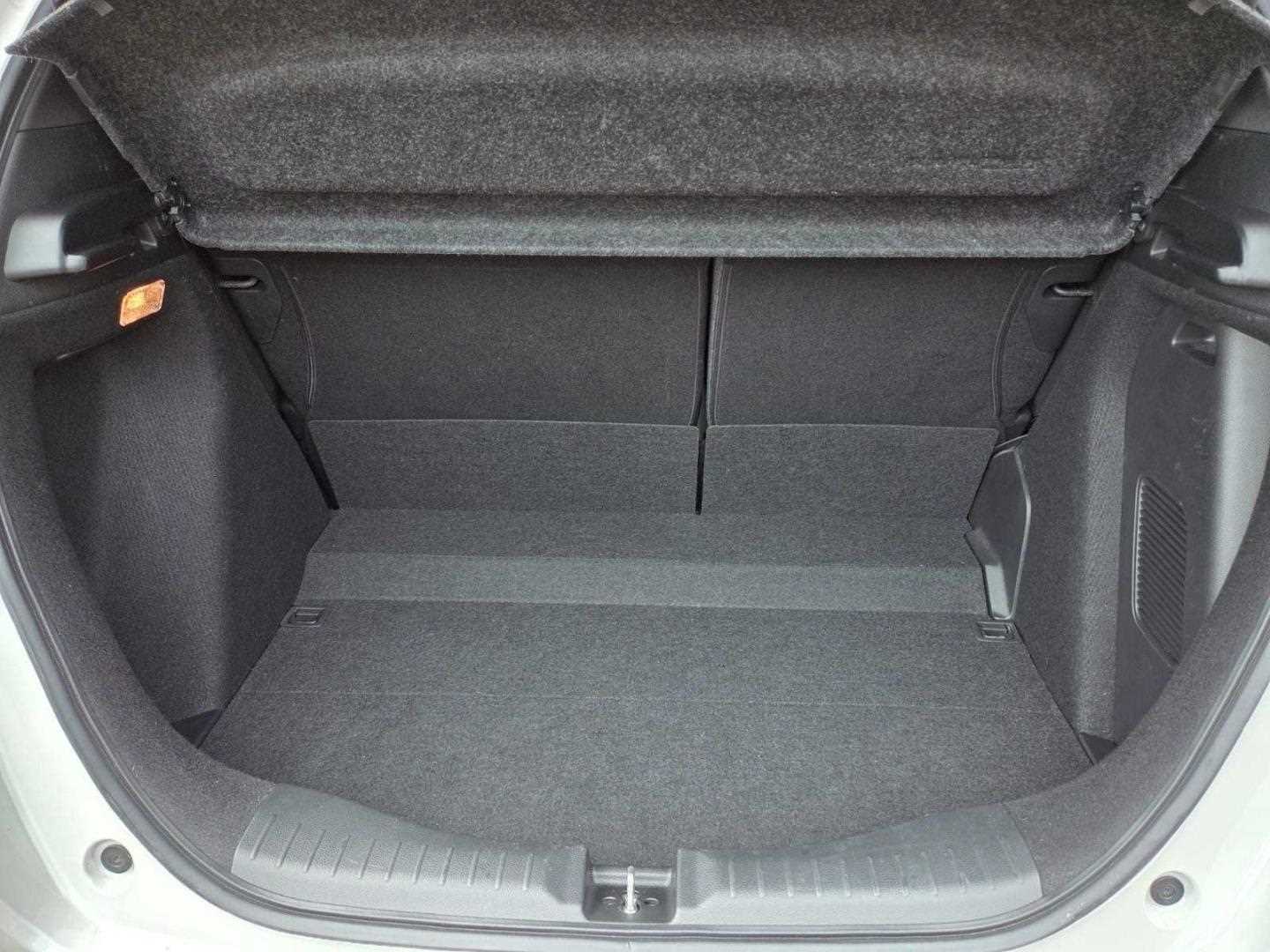 Honda JAZZ 1.5 i-MMD Hybrid EX 5dr eCVT - Image 13