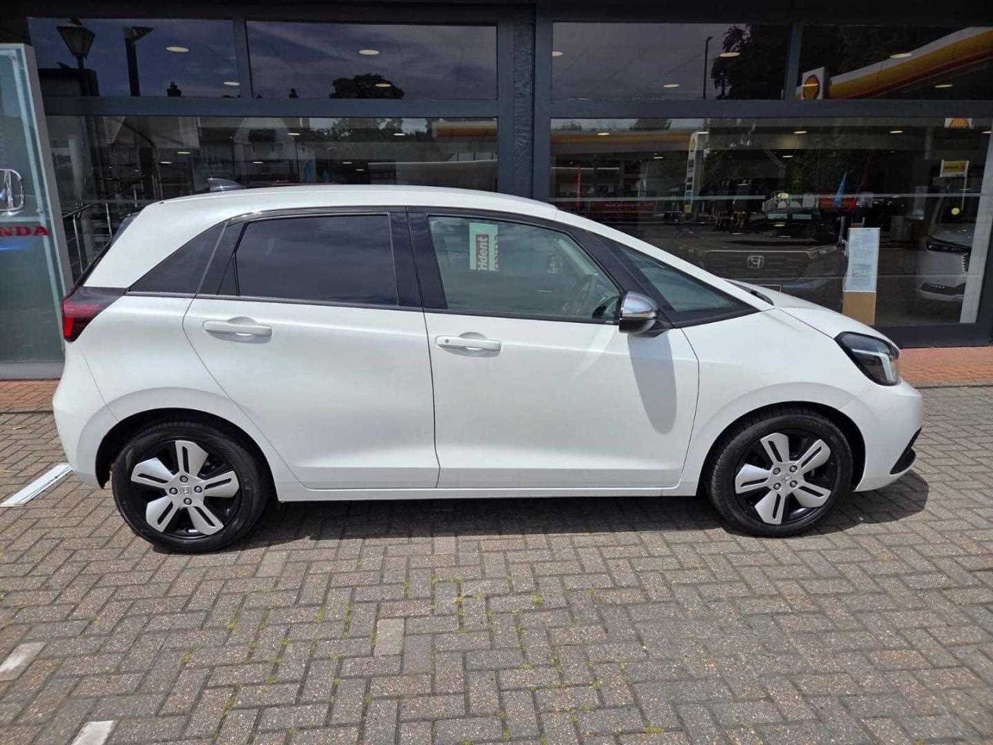 Honda JAZZ 1.5 i-MMD Hybrid EX 5dr eCVT - Image 5