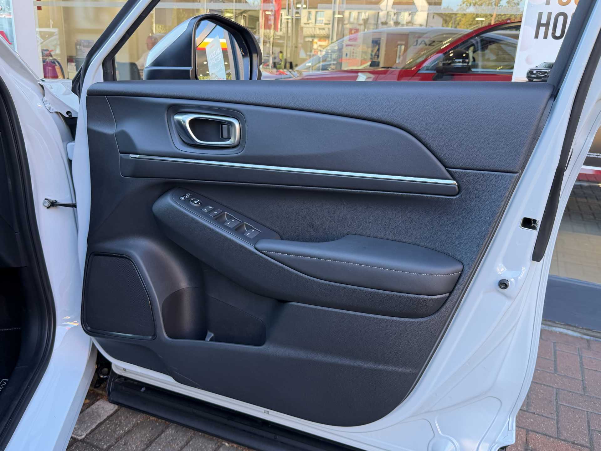 Honda HR-V 1.5 eHEV Advance 5dr CVT — image 17
