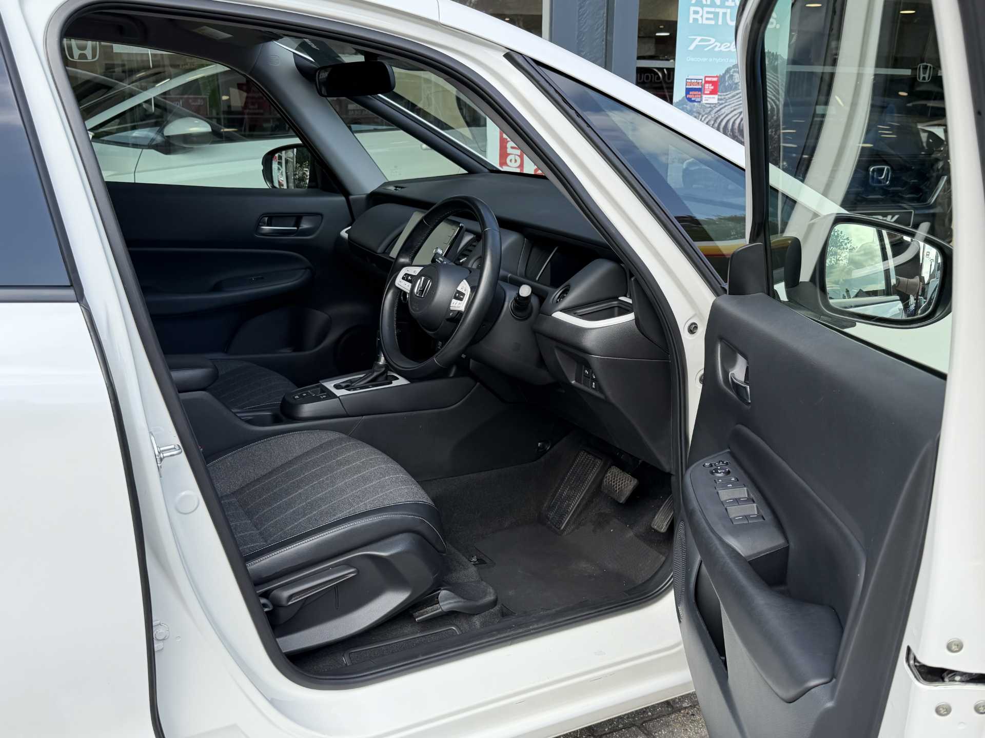 Honda Jazz 1.5 i-MMD Hybrid EX 5dr eCVT - Image 15