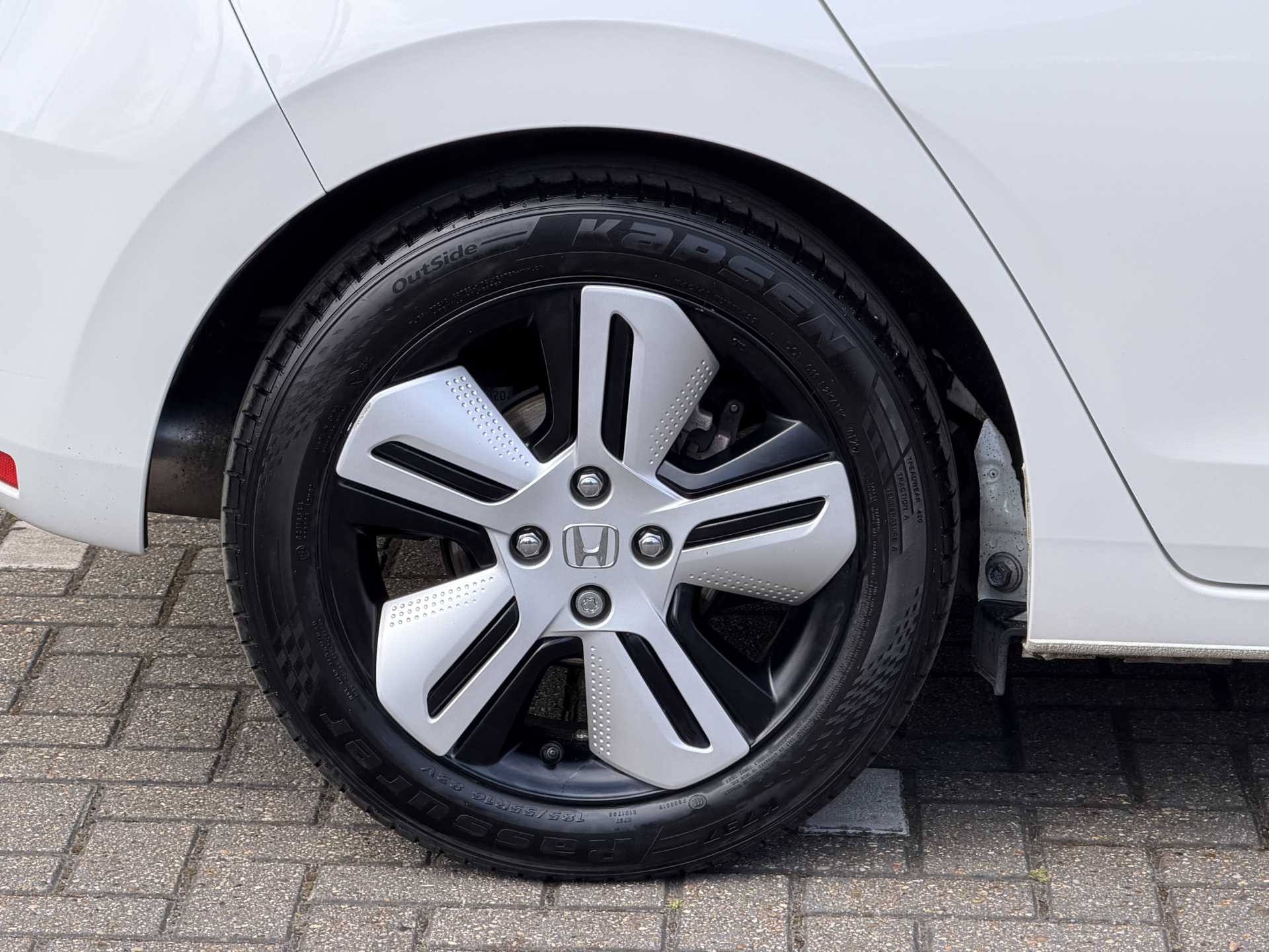 Honda Jazz 1.5 i-MMD Hybrid EX 5dr eCVT - Image 9