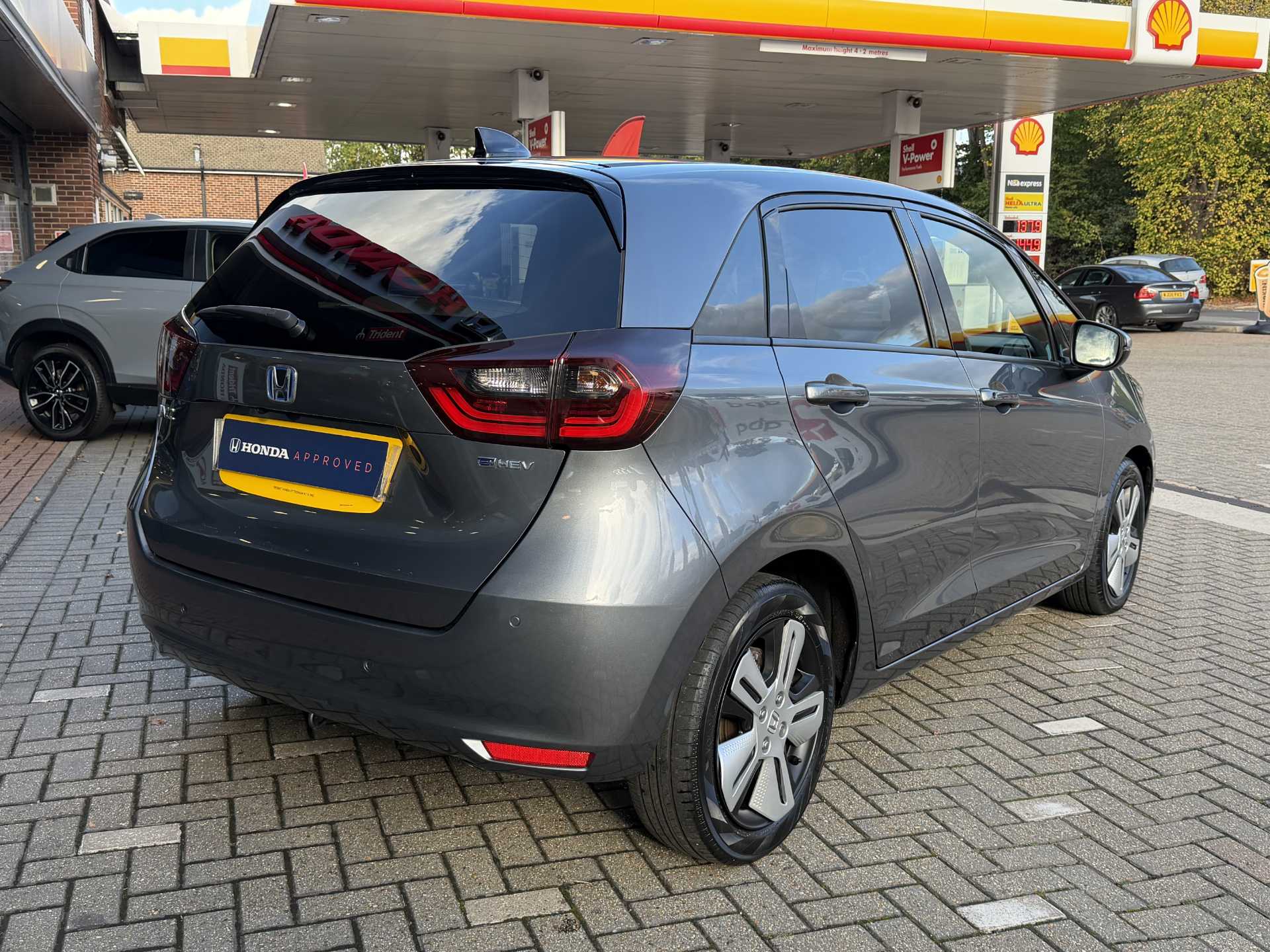 Honda Jazz 1.5 i-MMD Hybrid EX 5dr eCVT - Image 12