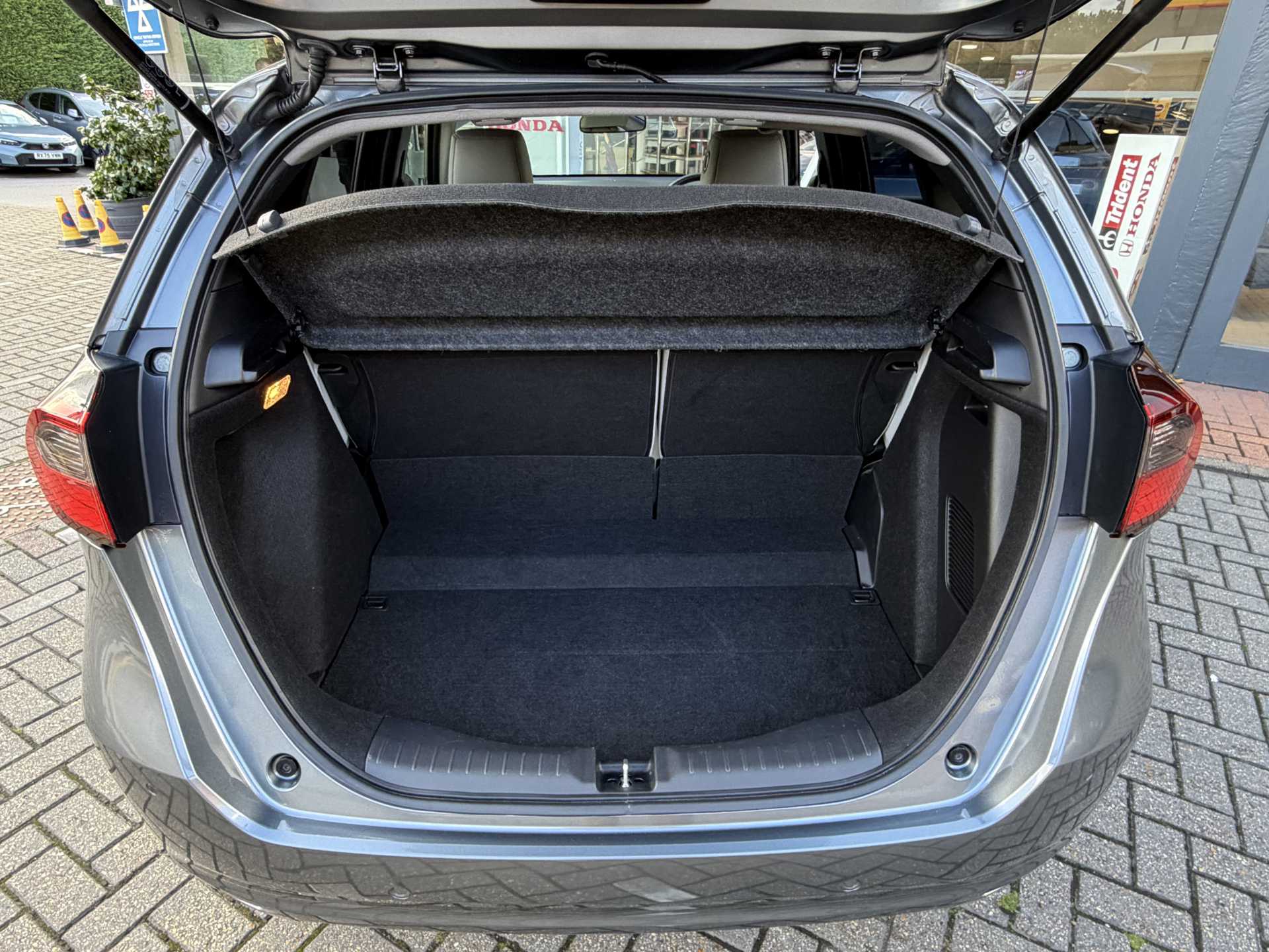 Honda Jazz 1.5 i-MMD Hybrid EX 5dr eCVT - Image 13