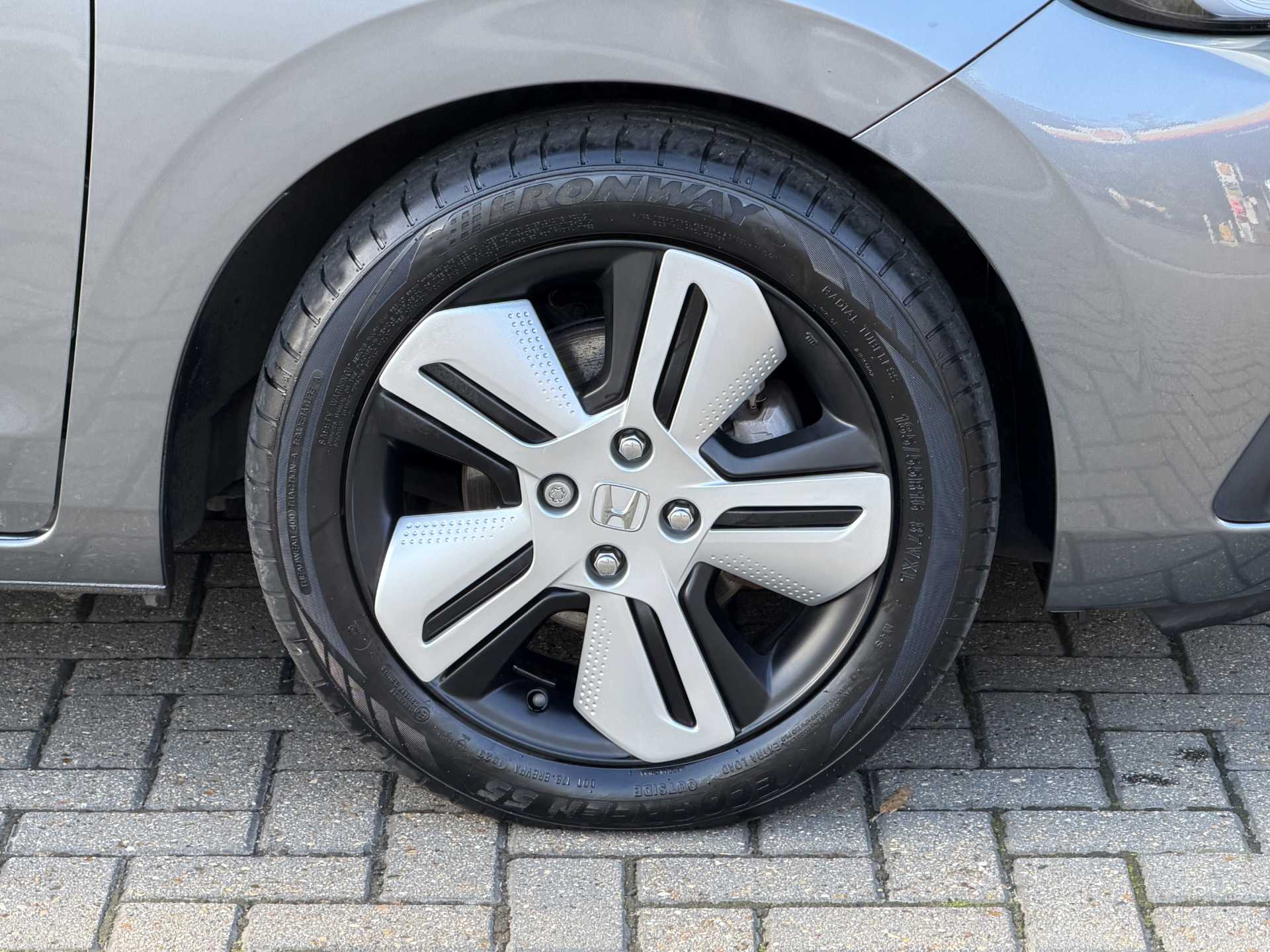 Honda Jazz 1.5 i-MMD Hybrid EX 5dr eCVT - Image 9