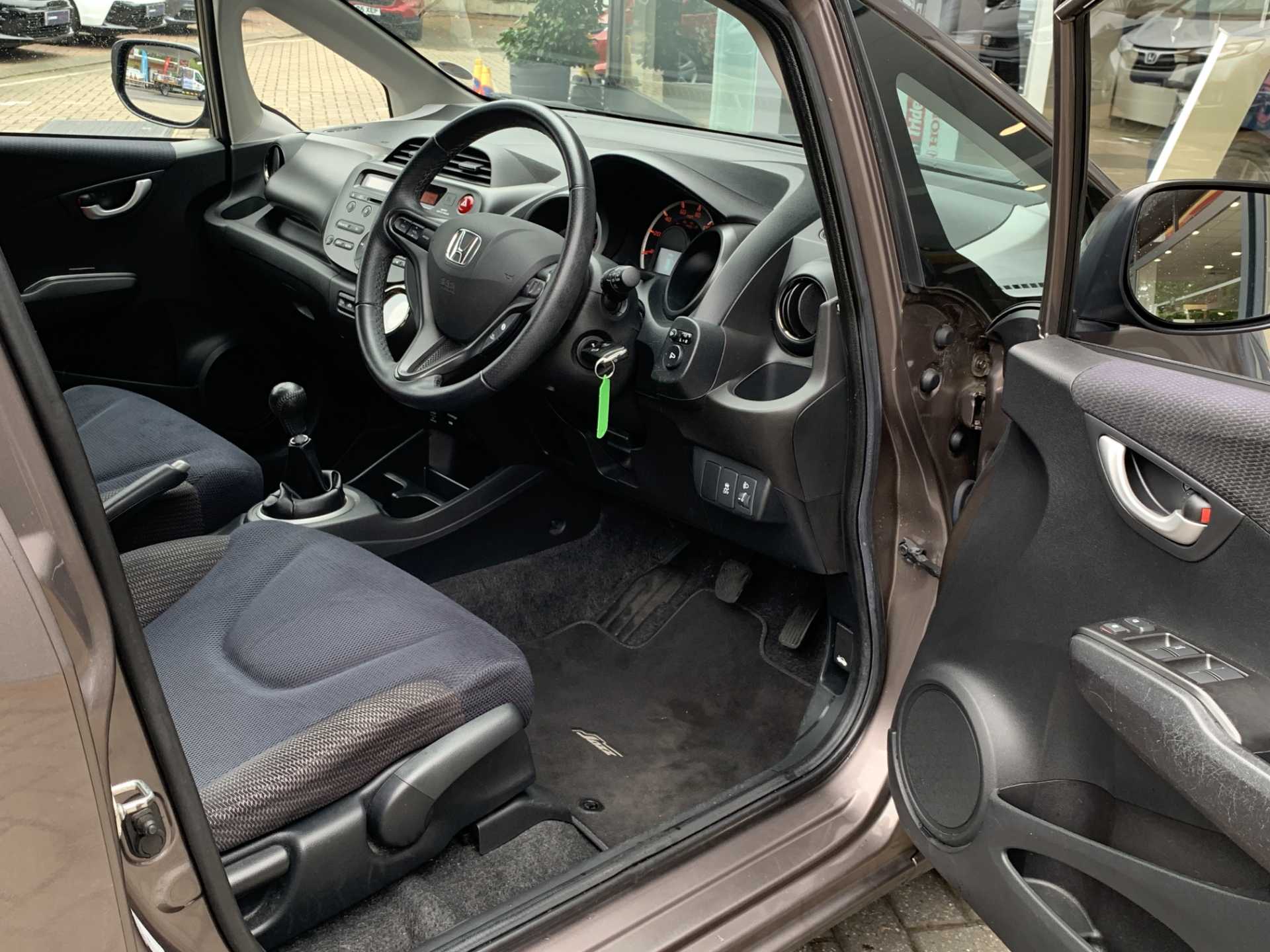 Honda Jazz 1.4 i-VTEC ES Plus 5dr - Image 15