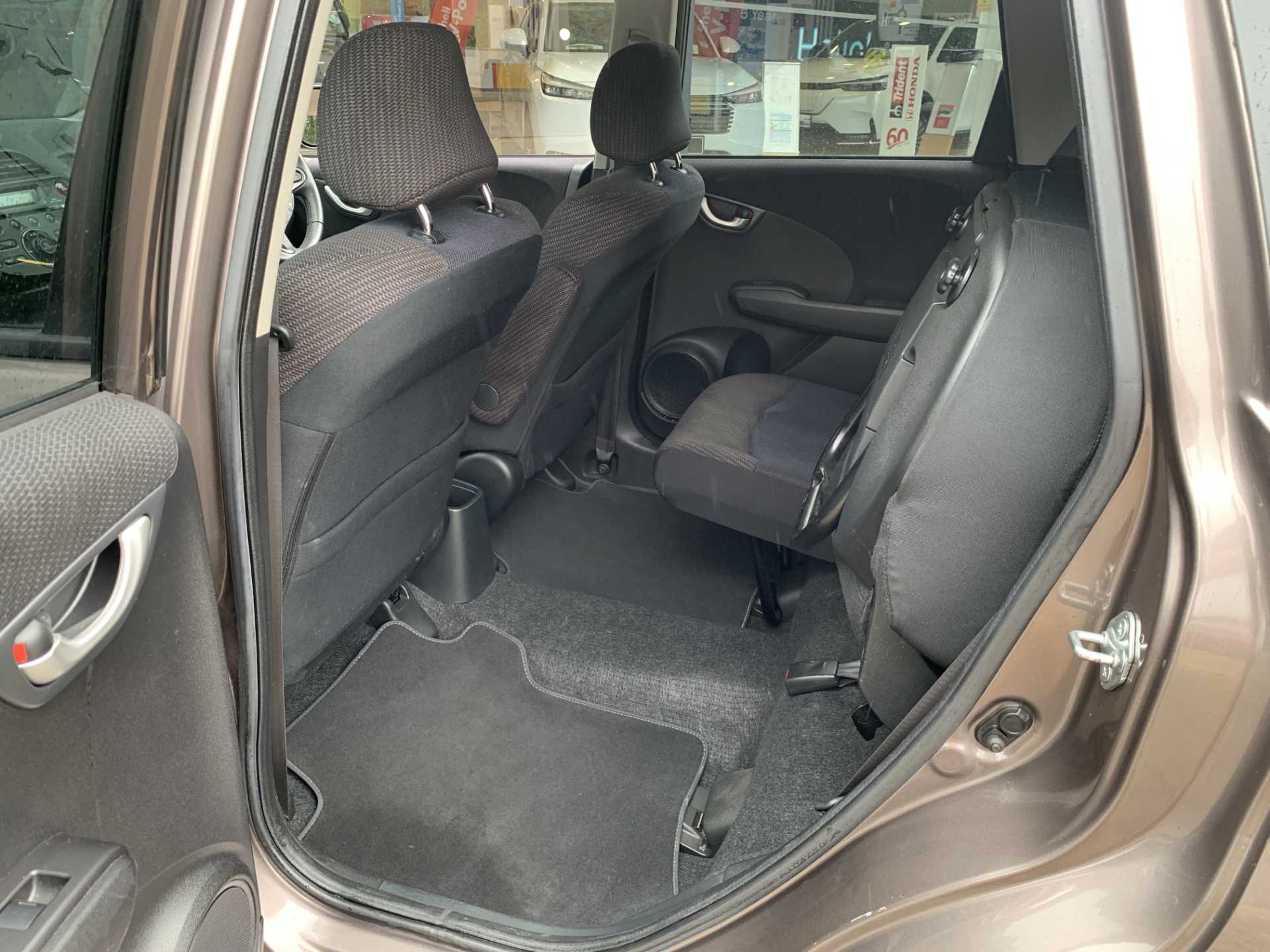 Honda Jazz 1.4 i-VTEC ES Plus 5dr - Image 17