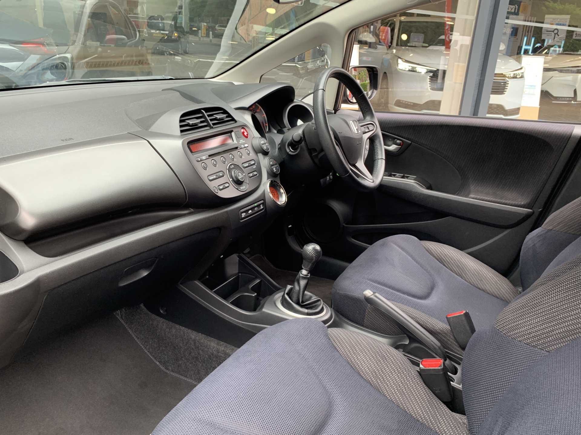 Honda Jazz 1.4 i-VTEC ES Plus 5dr - Image 2