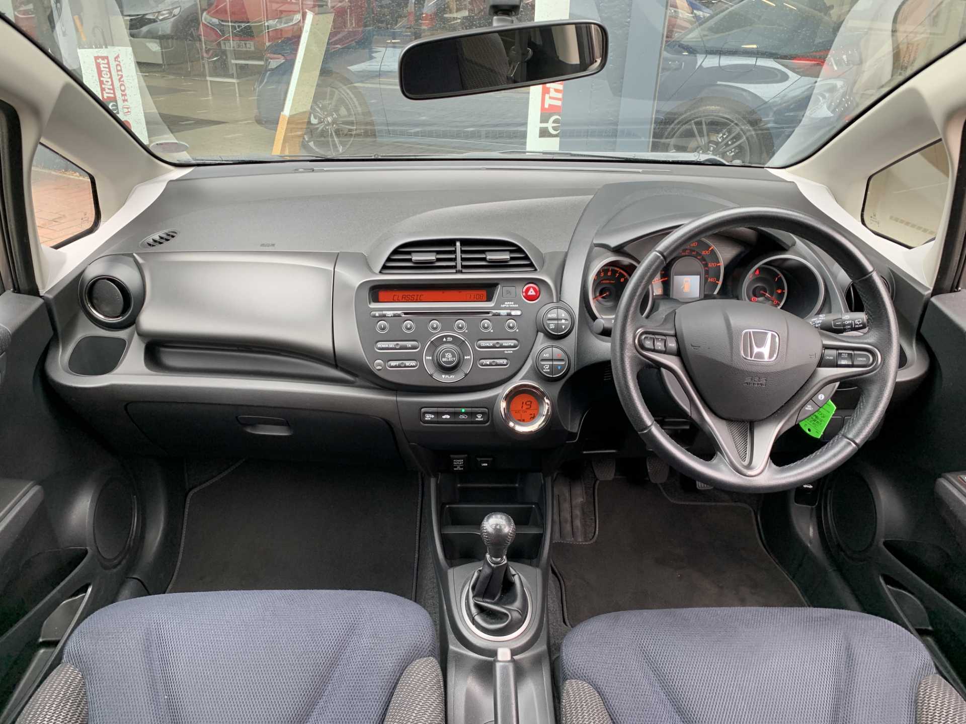 Honda Jazz 1.4 i-VTEC ES Plus 5dr - Image 4