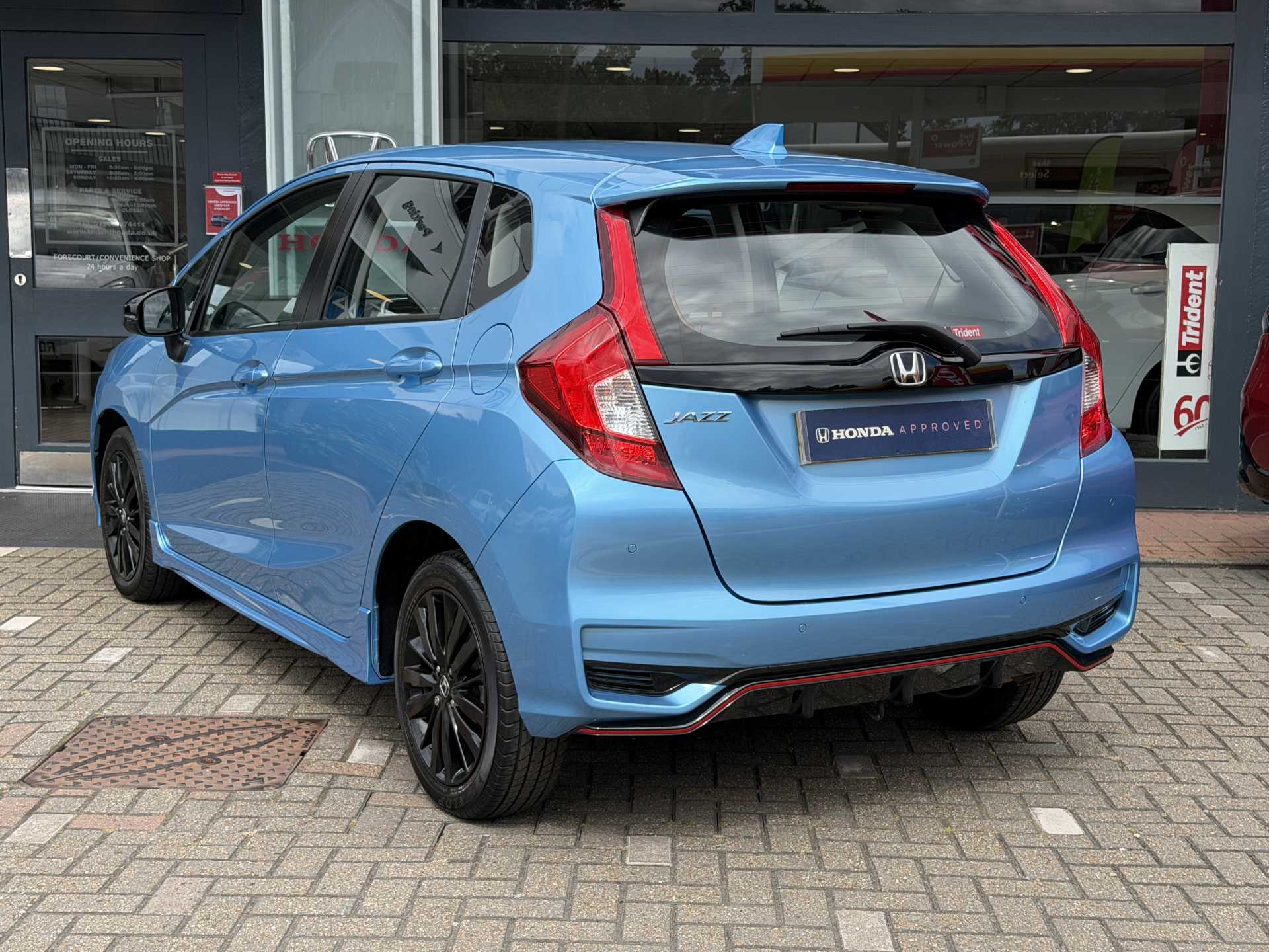 Honda Jazz 1.5 i-VTEC Sport Navi 5dr - Image 3
