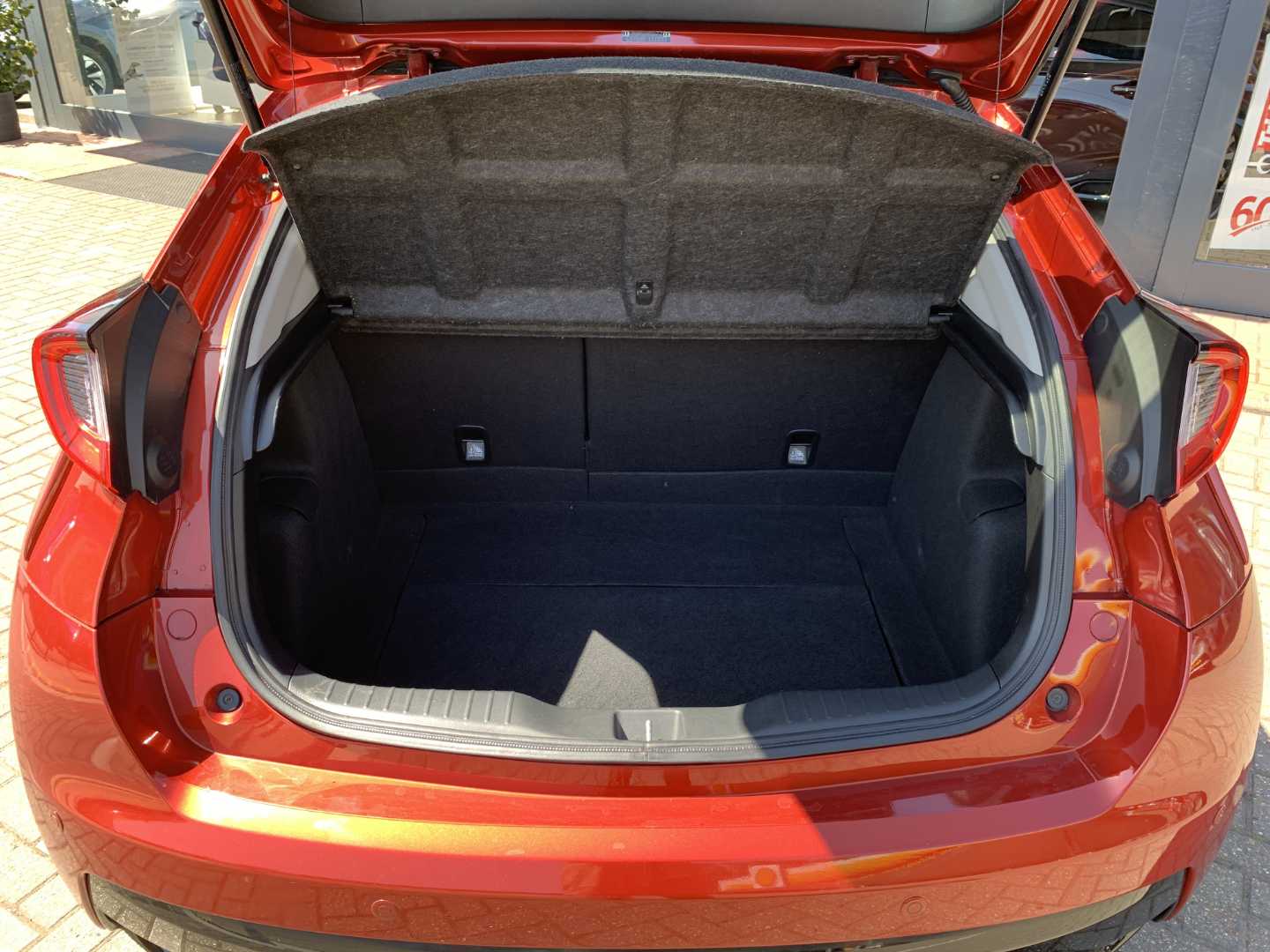 Honda CIVIC 1.8 i-VTEC SR 5dr Auto - Image 13