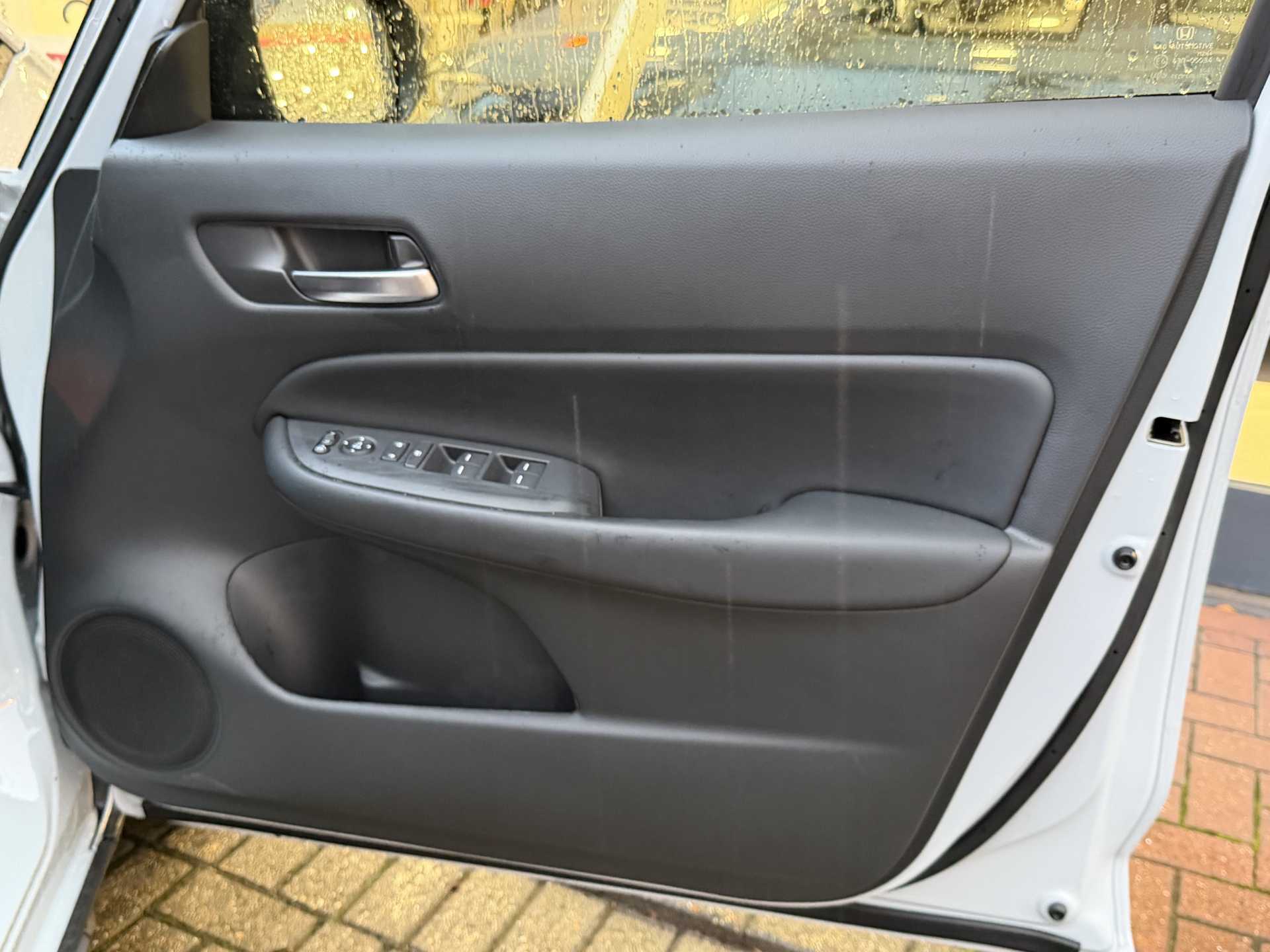 Honda Jazz 1.5 i-MMD Hybrid Crosstar Advance 5dr eCVT - Image 17