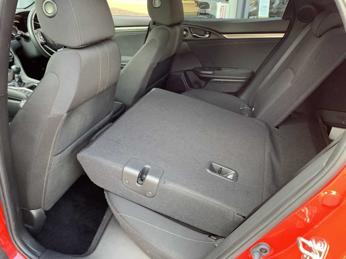 Honda Civic 1.5 VTEC Turbo Sport Plus 5dr — image 19