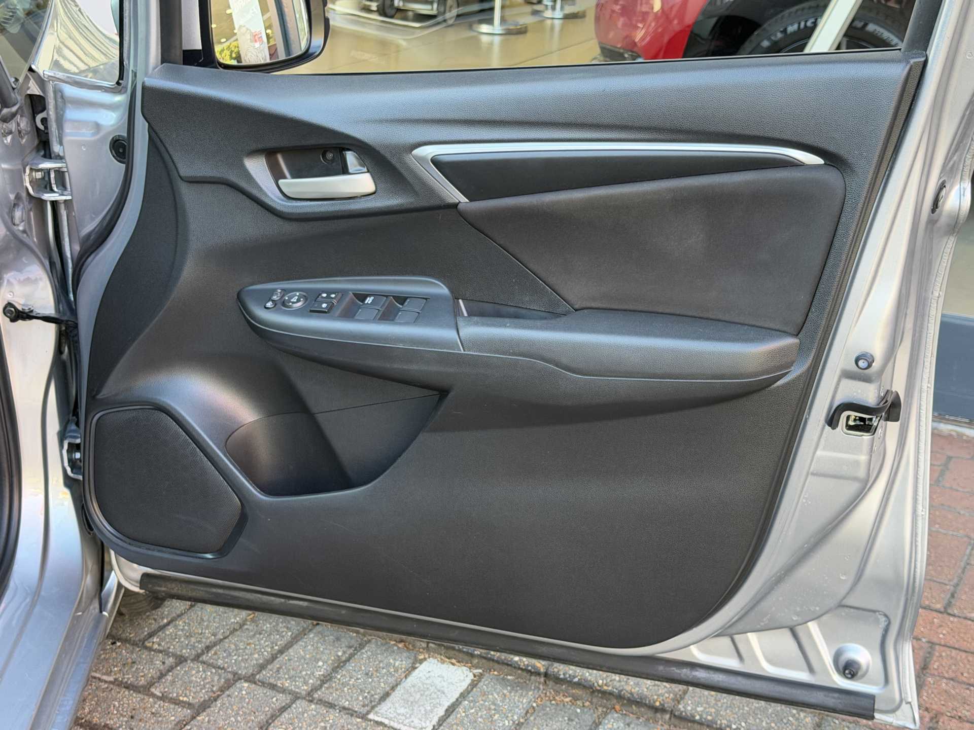 Honda Jazz 1.3 i-VTEC SE 5dr — image 17