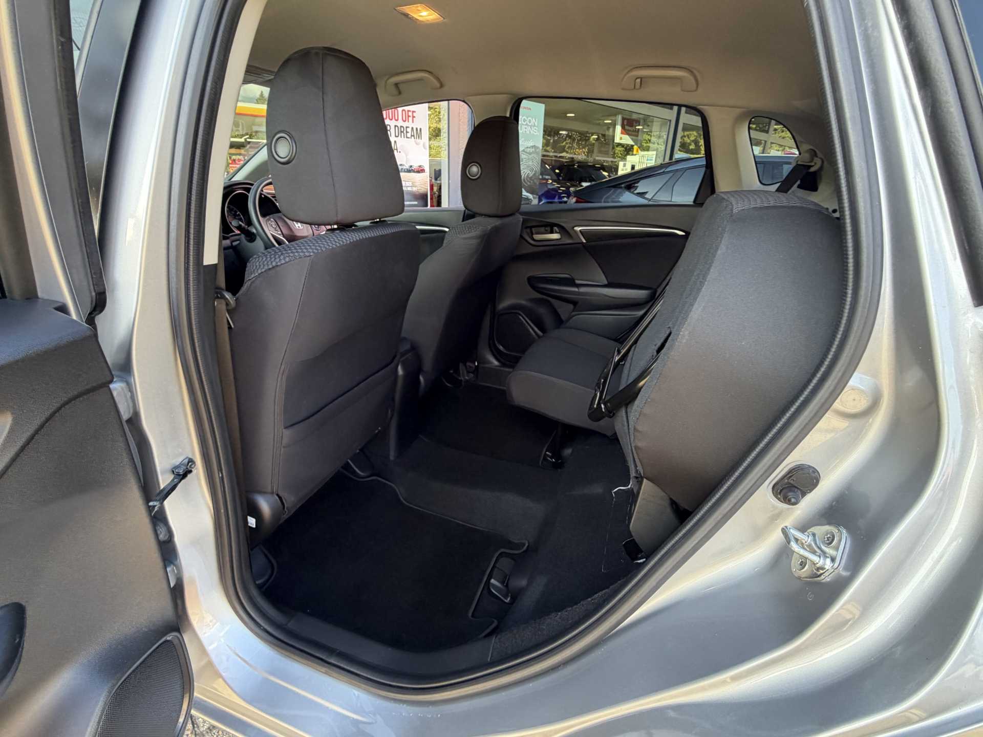 Honda Jazz 1.3 i-VTEC SE 5dr — image 18