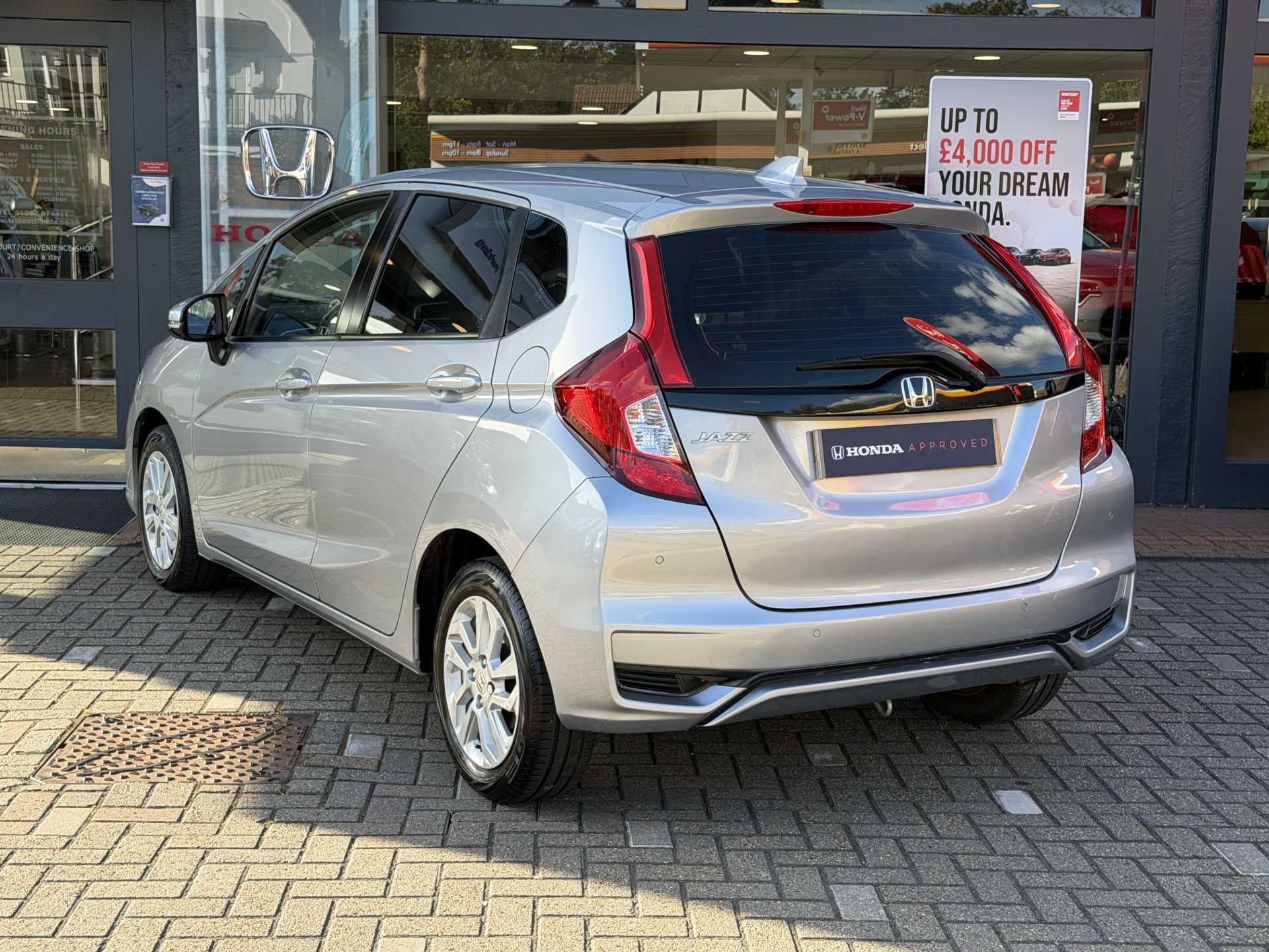 Honda Jazz 1.3 i-VTEC SE 5dr — image 3