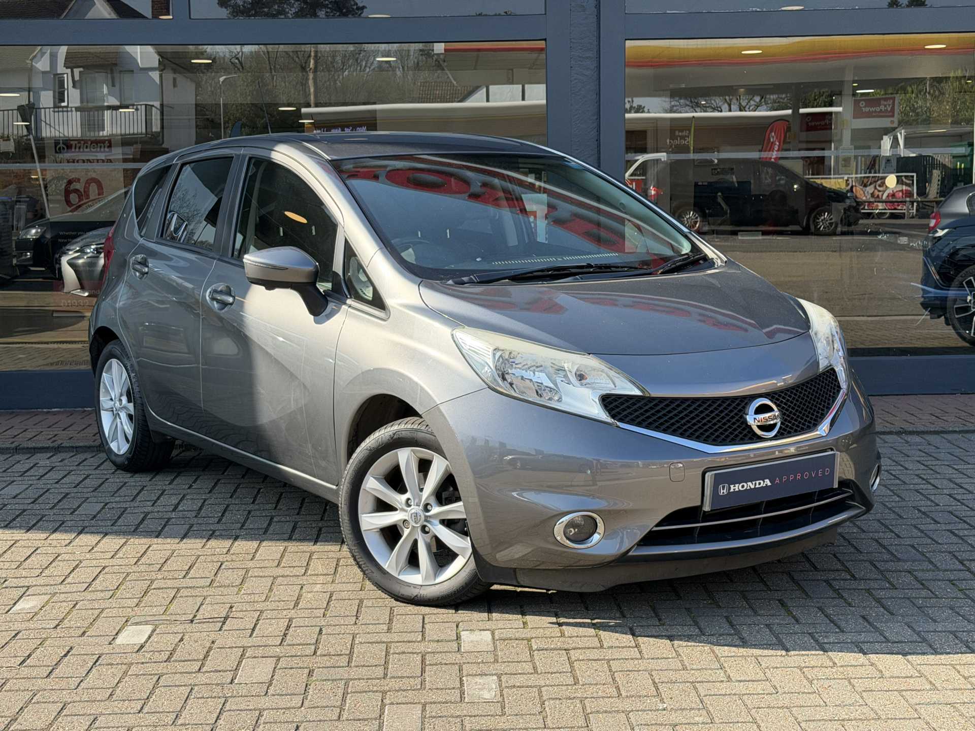 Nissan NOTE 1.2 DiG-S Tekna 5dr Auto - Image 1