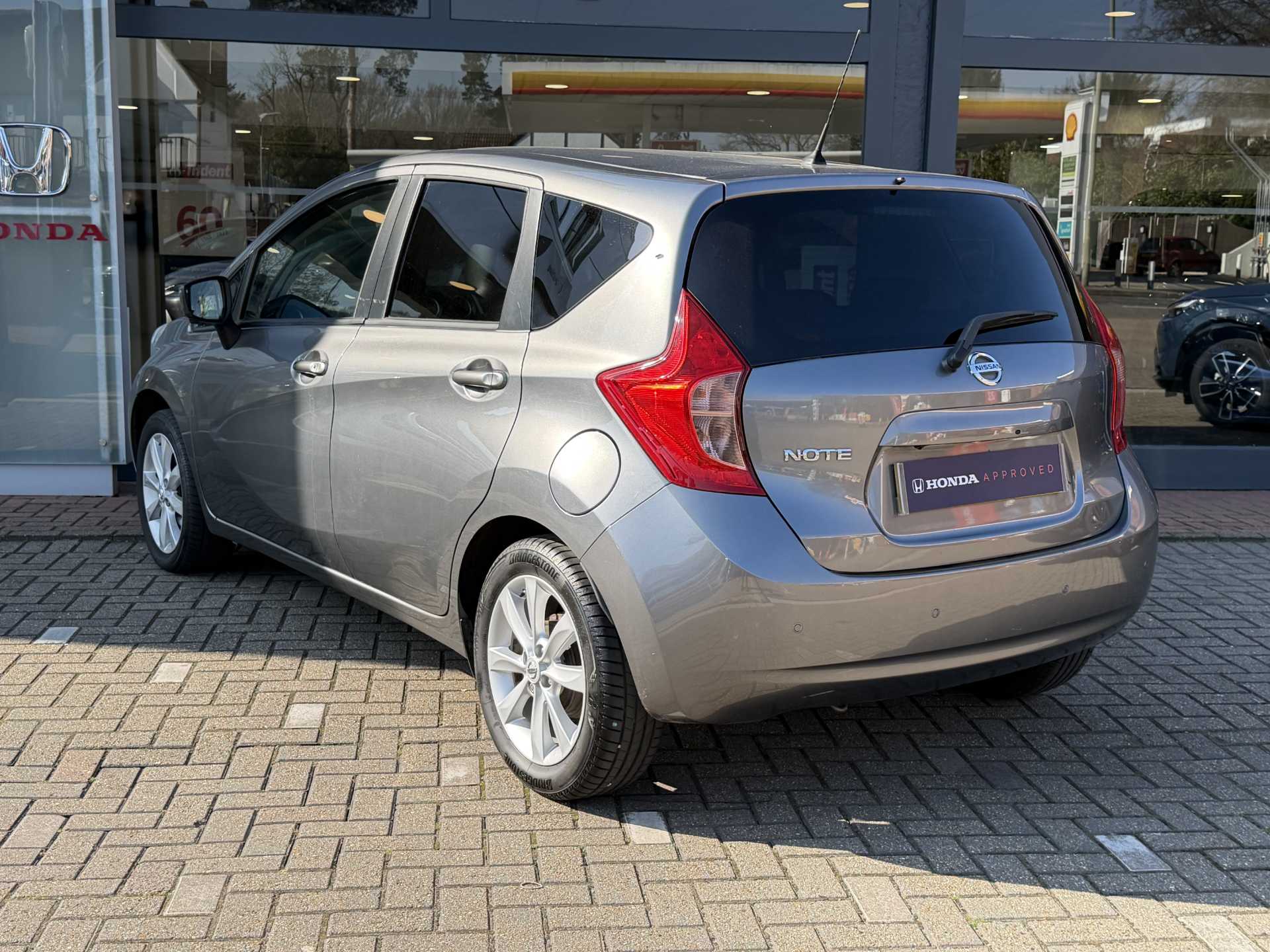 Nissan NOTE 1.2 DiG-S Tekna 5dr Auto - Image 3