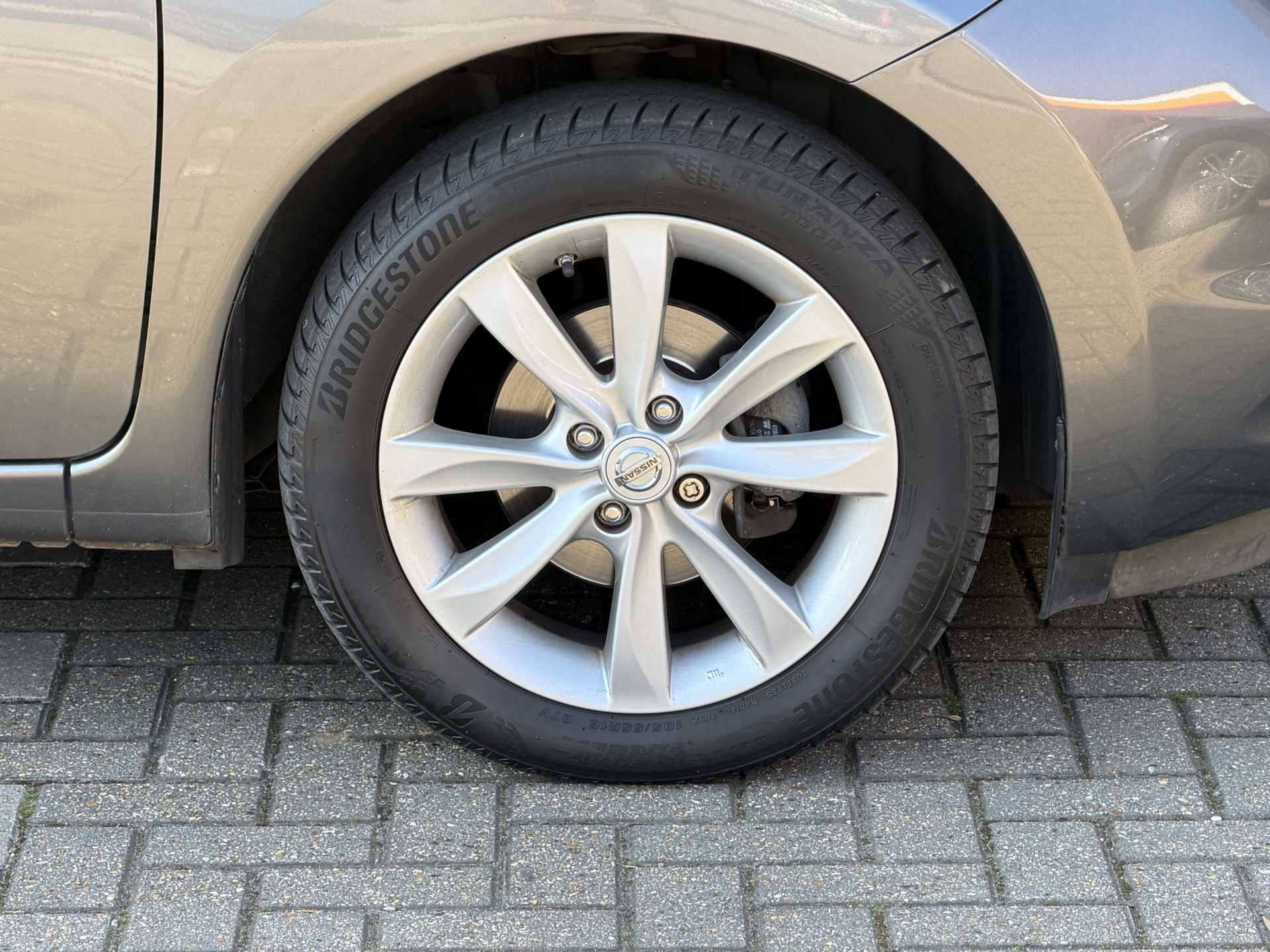 Nissan NOTE 1.2 DiG-S Tekna 5dr Auto - Image 9