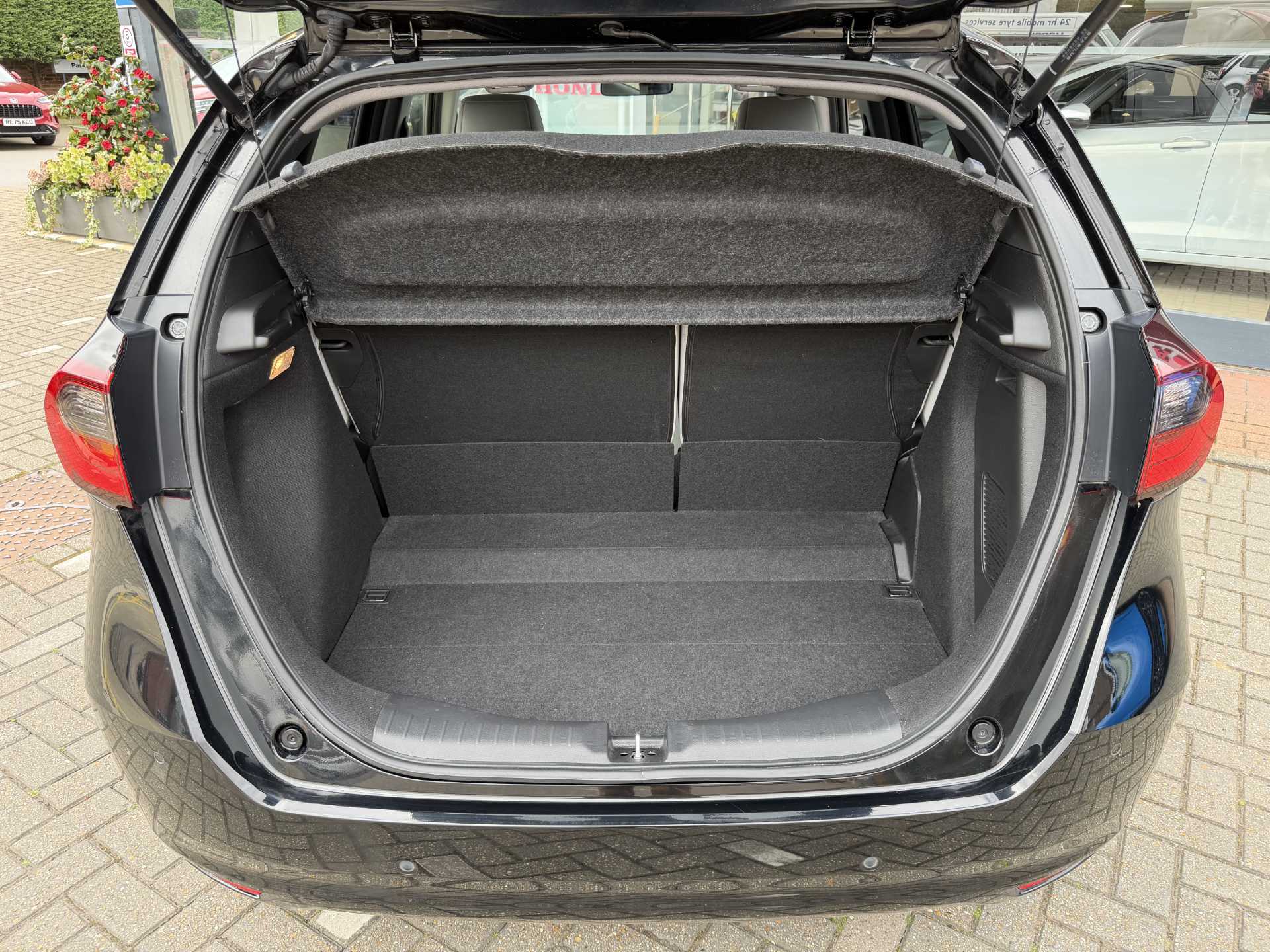 Honda Jazz 1.5 i-MMD Hybrid EX 5dr eCVT - Image 13