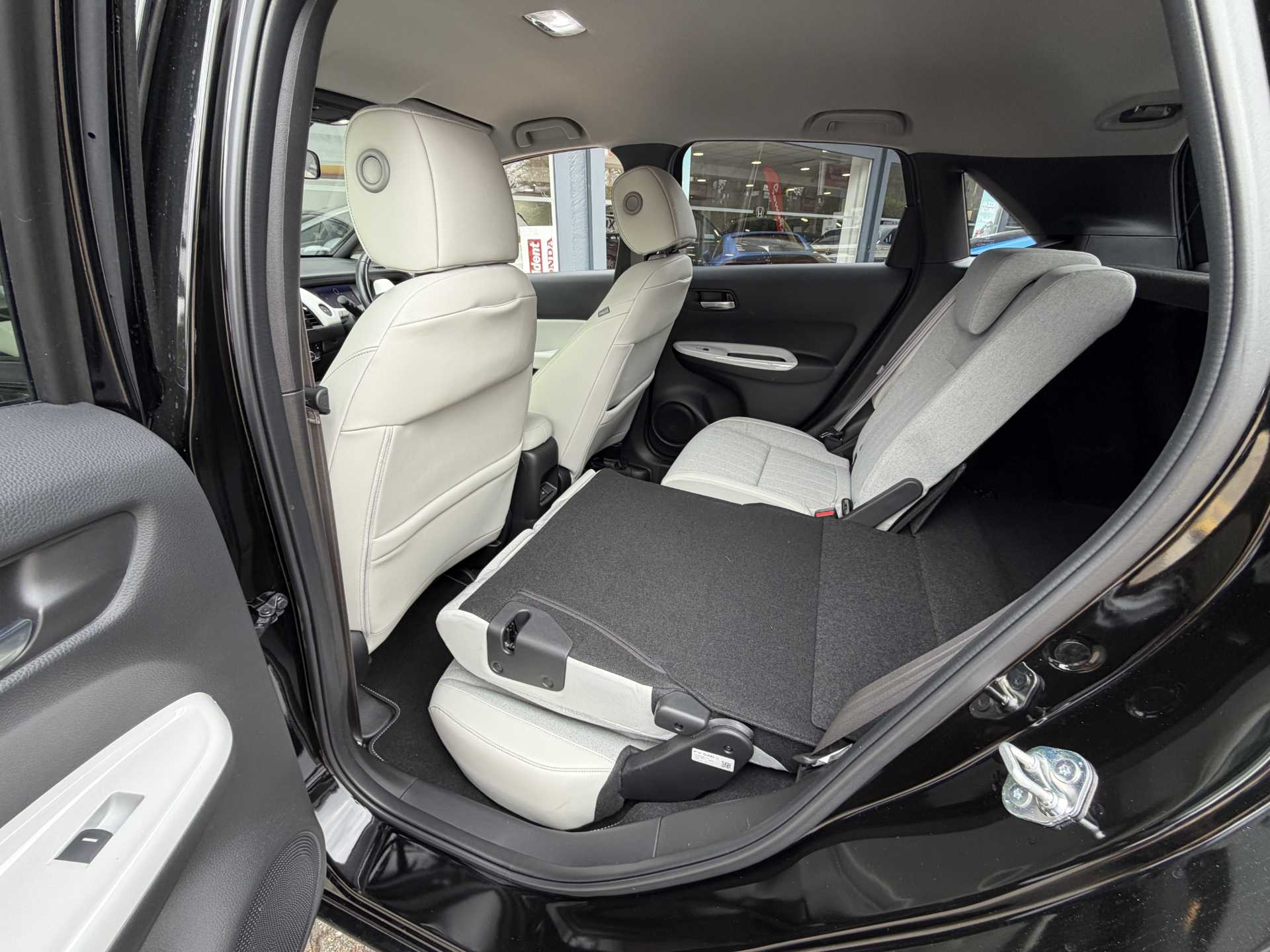 Honda Jazz 1.5 i-MMD Hybrid EX 5dr eCVT - Image 19