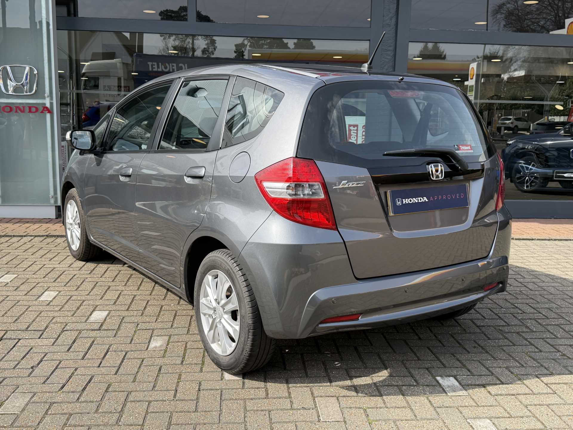 Honda Jazz 1.4 i-VTEC ES-T 5dr - Image 3