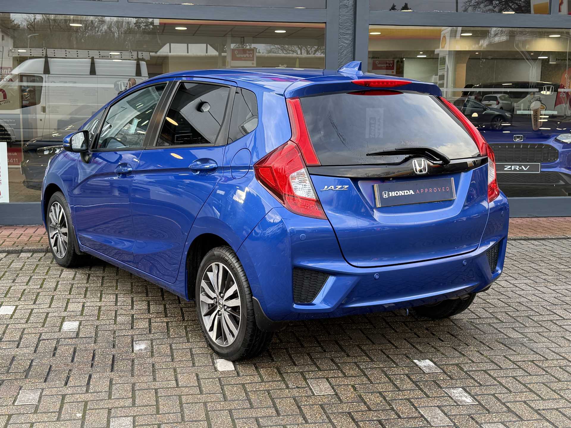 Honda Jazz 1.3 EX Navi 5dr - Image 3