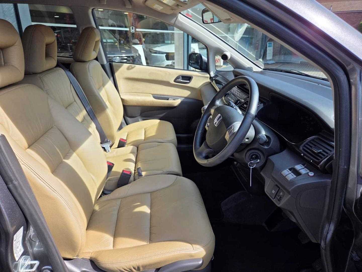 Honda FR-V 1.8 i-VTEC EX 5dr - Image 15