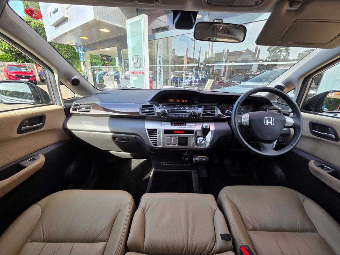 Honda FR-V 1.8 i-VTEC EX 5dr - Image 4