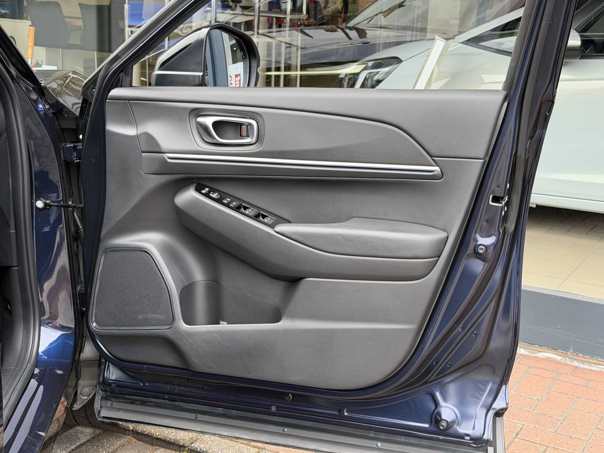 Honda e-Ny1 150kW Elegance 69kWh 5dr Auto - Image 17
