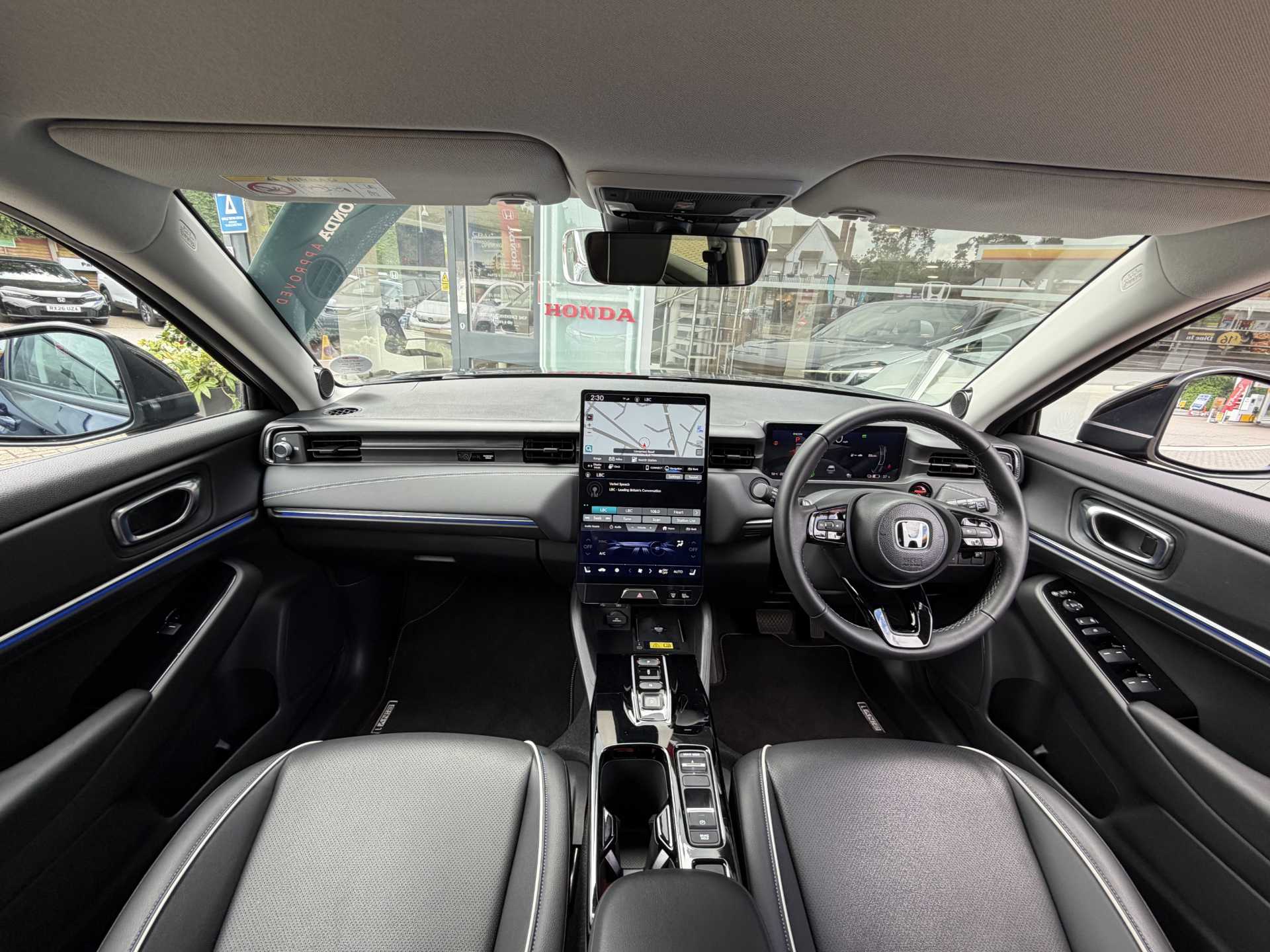 Honda e-Ny1 150kW Elegance 69kWh 5dr Auto - Image 4