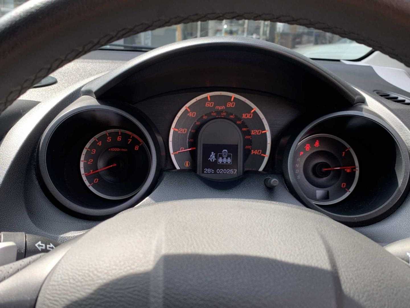 Honda JAZZ 1.4 i-VTEC ES Plus 5dr CVT - Image 11